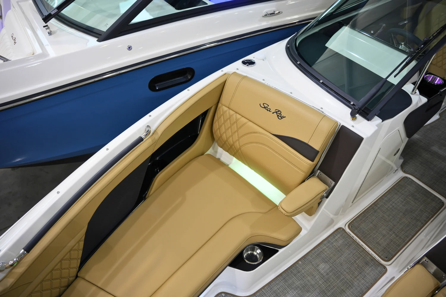 2025 Sea Ray SLX 260 Surf Image Thumbnail #34