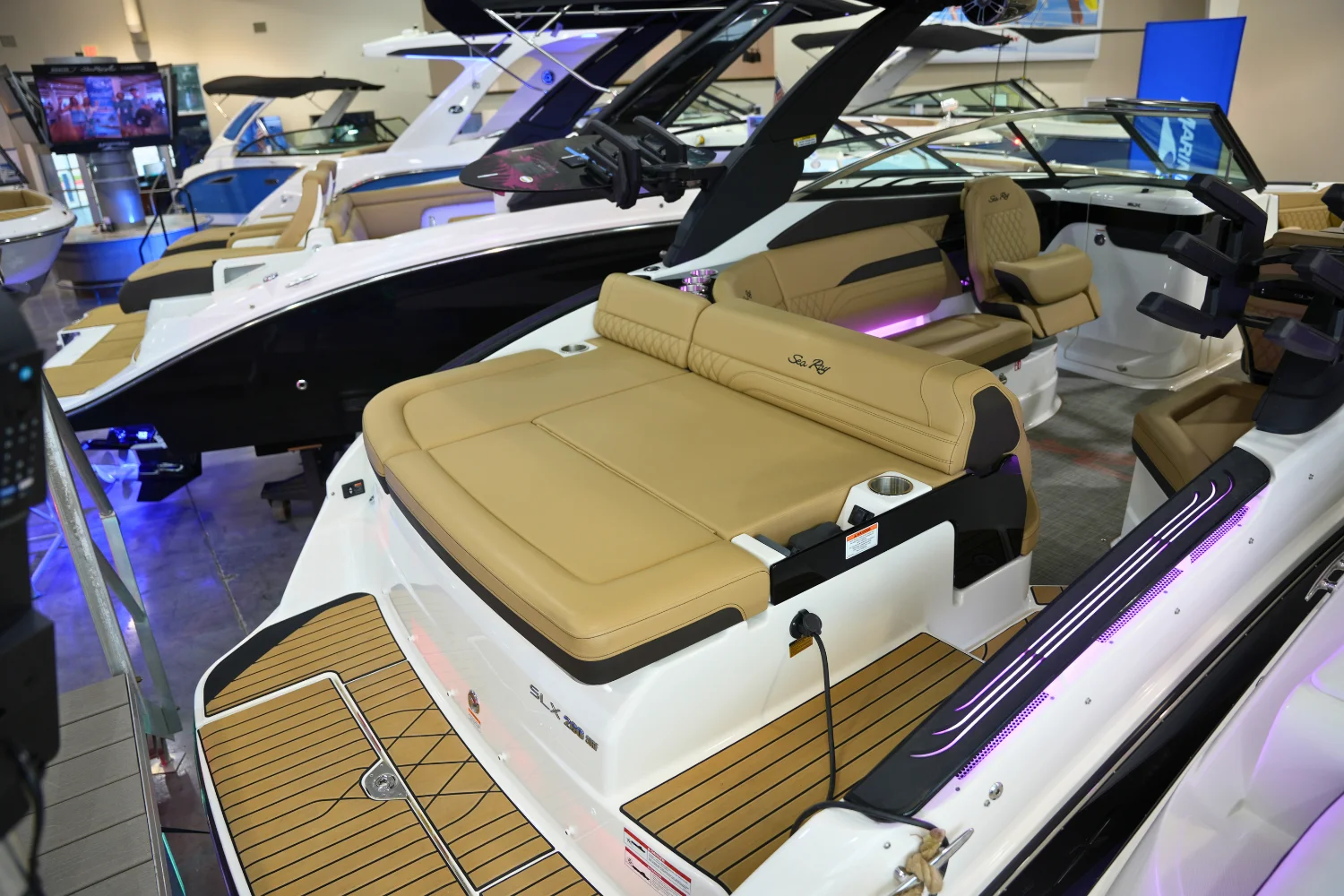 2025 Sea Ray SLX 260 Surf Image Thumbnail #5