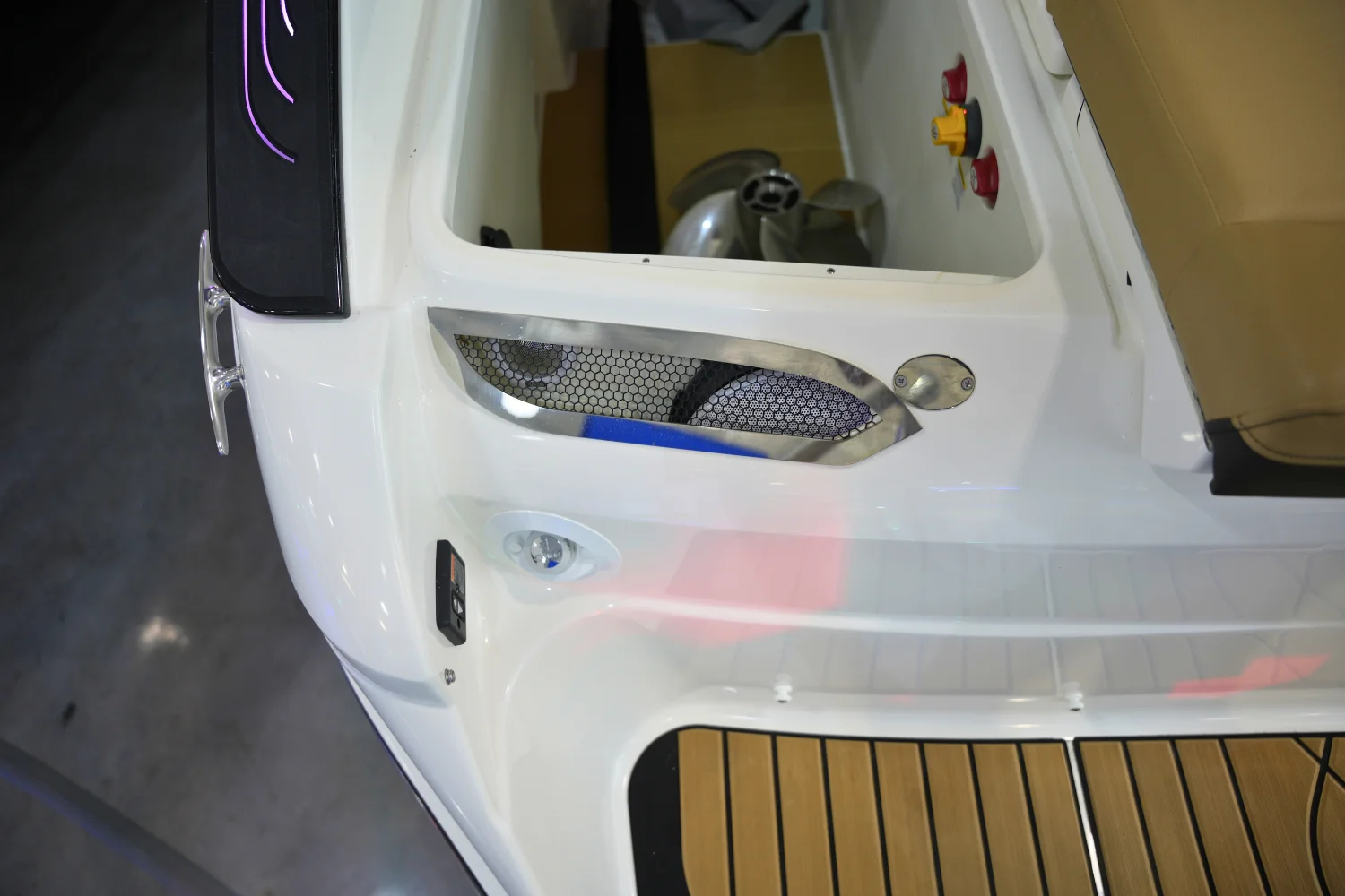 2025 Sea Ray SLX 260 Surf Image Thumbnail #8