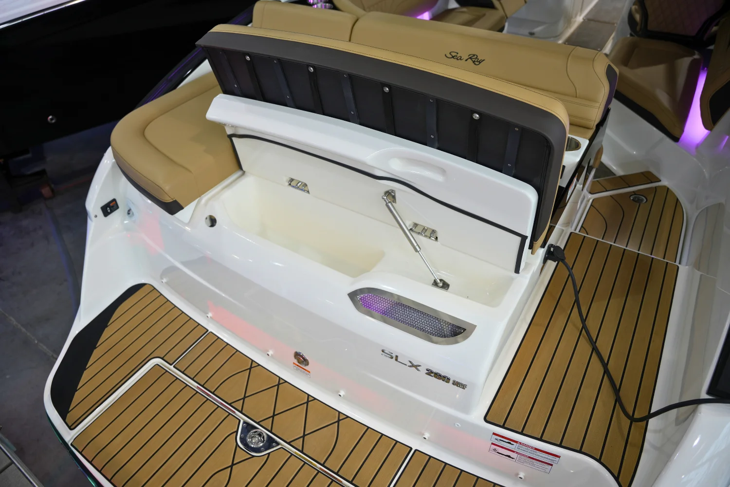 2025 Sea Ray SLX 260 Surf Image Thumbnail #6