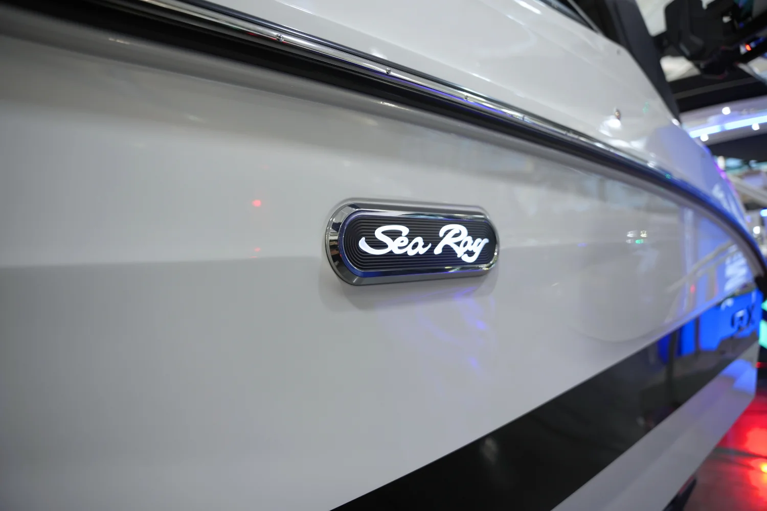 2025 Sea Ray SLX 260 Surf Image Thumbnail #3