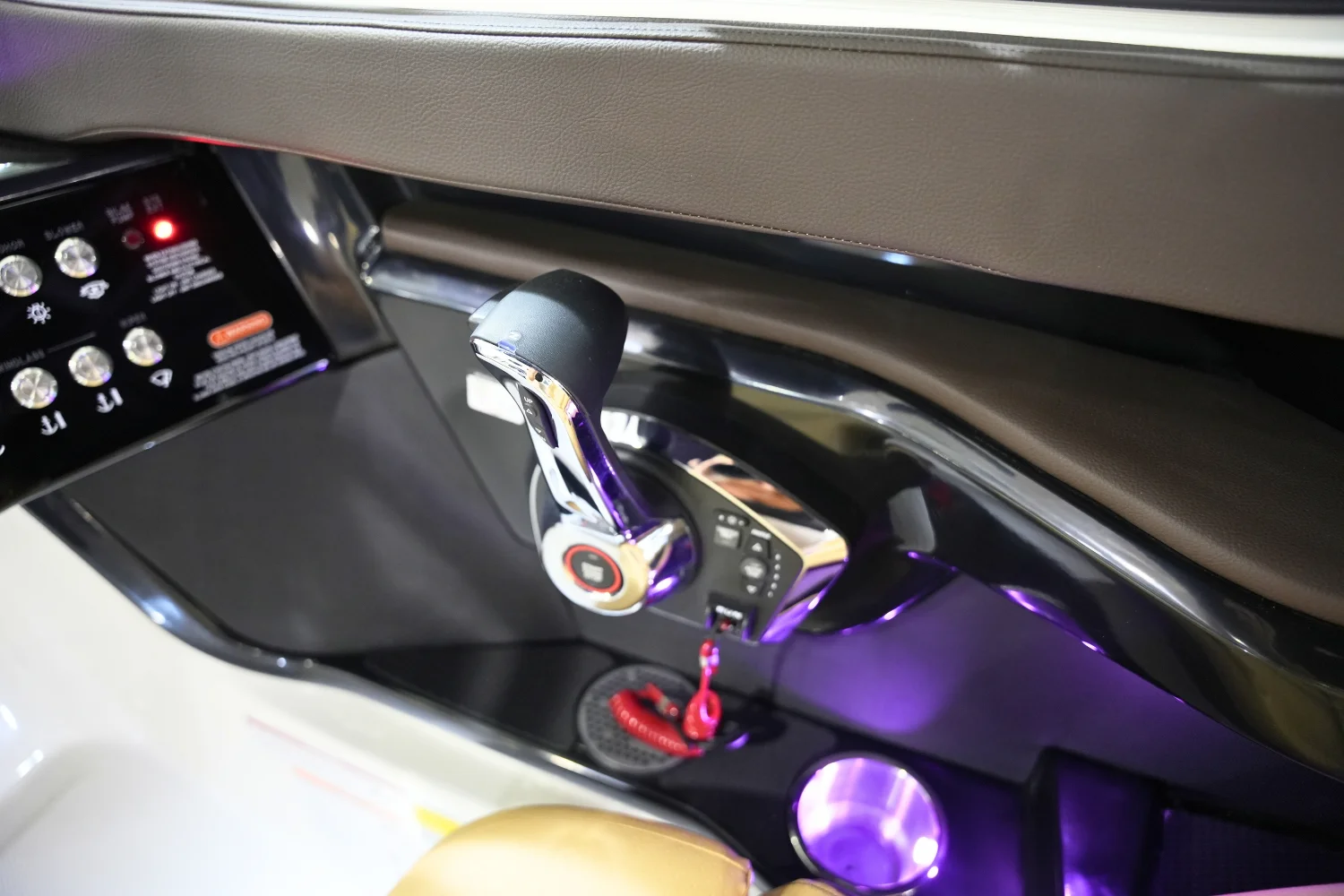 2025 Sea Ray SLX 260 Surf Image Thumbnail #23