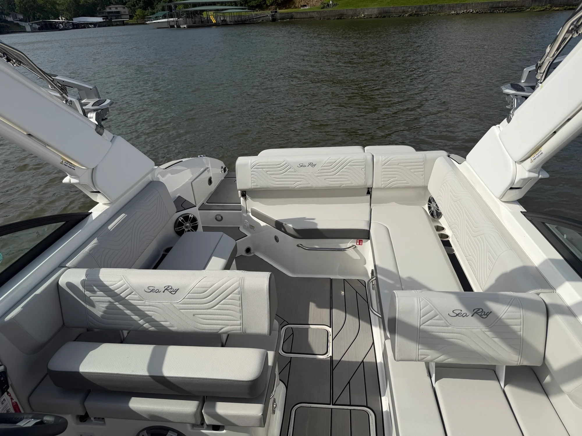 2025 Sea Ray SDX 270 Surf Image Thumbnail #11