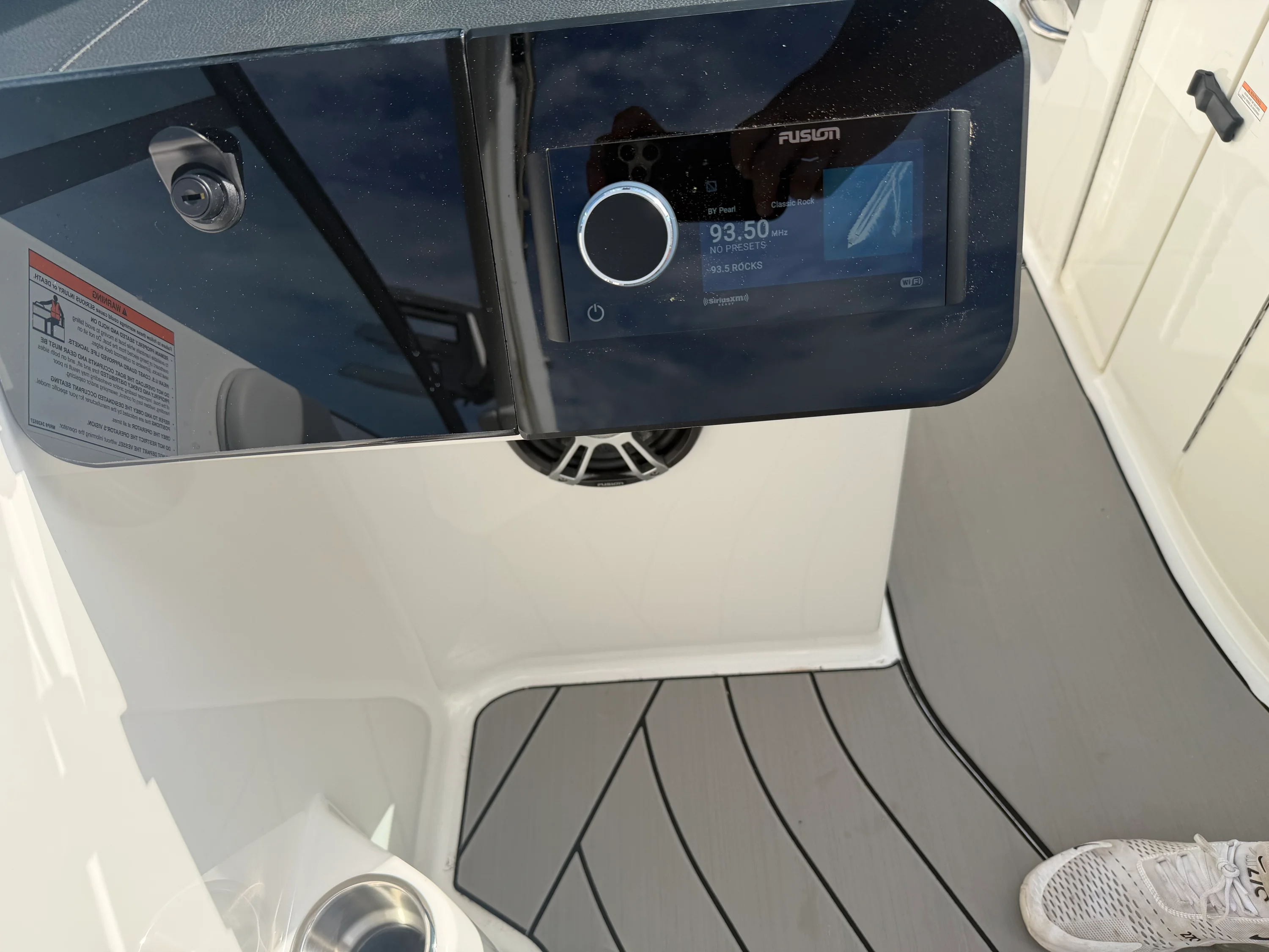 2025 Sea Ray SDX 270 Surf Image Thumbnail #5