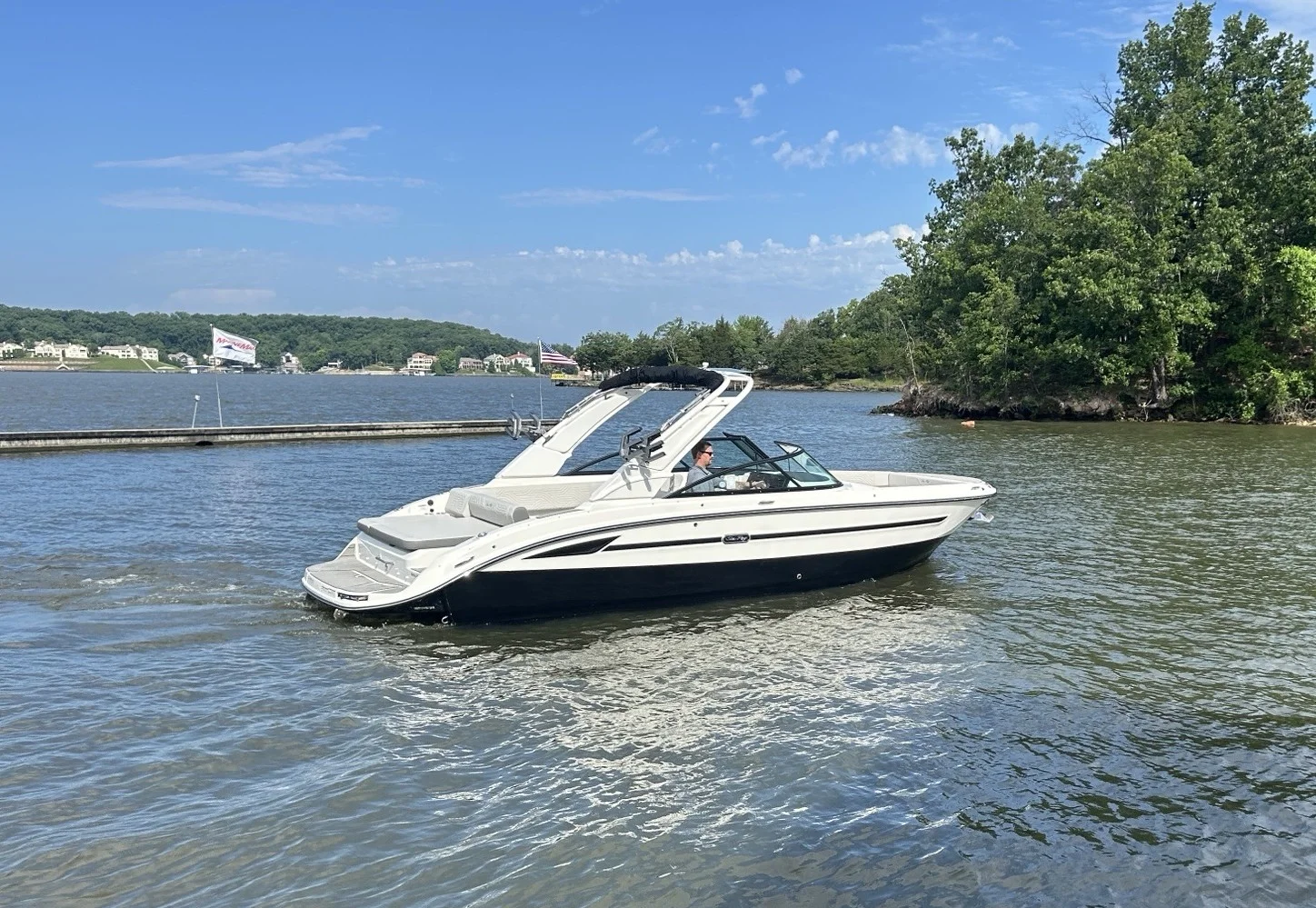 2025 Sea Ray SDX 270 Surf Image Thumbnail #2
