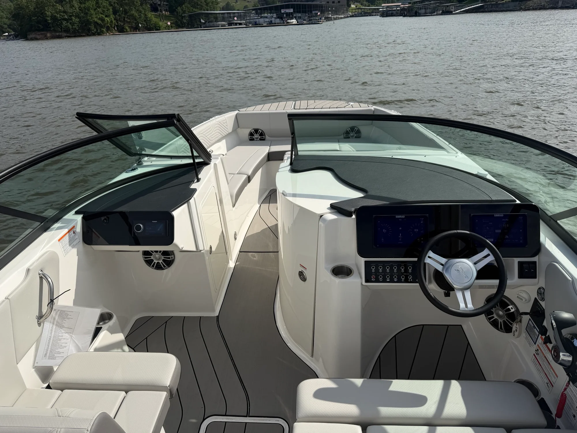 2025 Sea Ray SDX 270 Surf Image Thumbnail #7