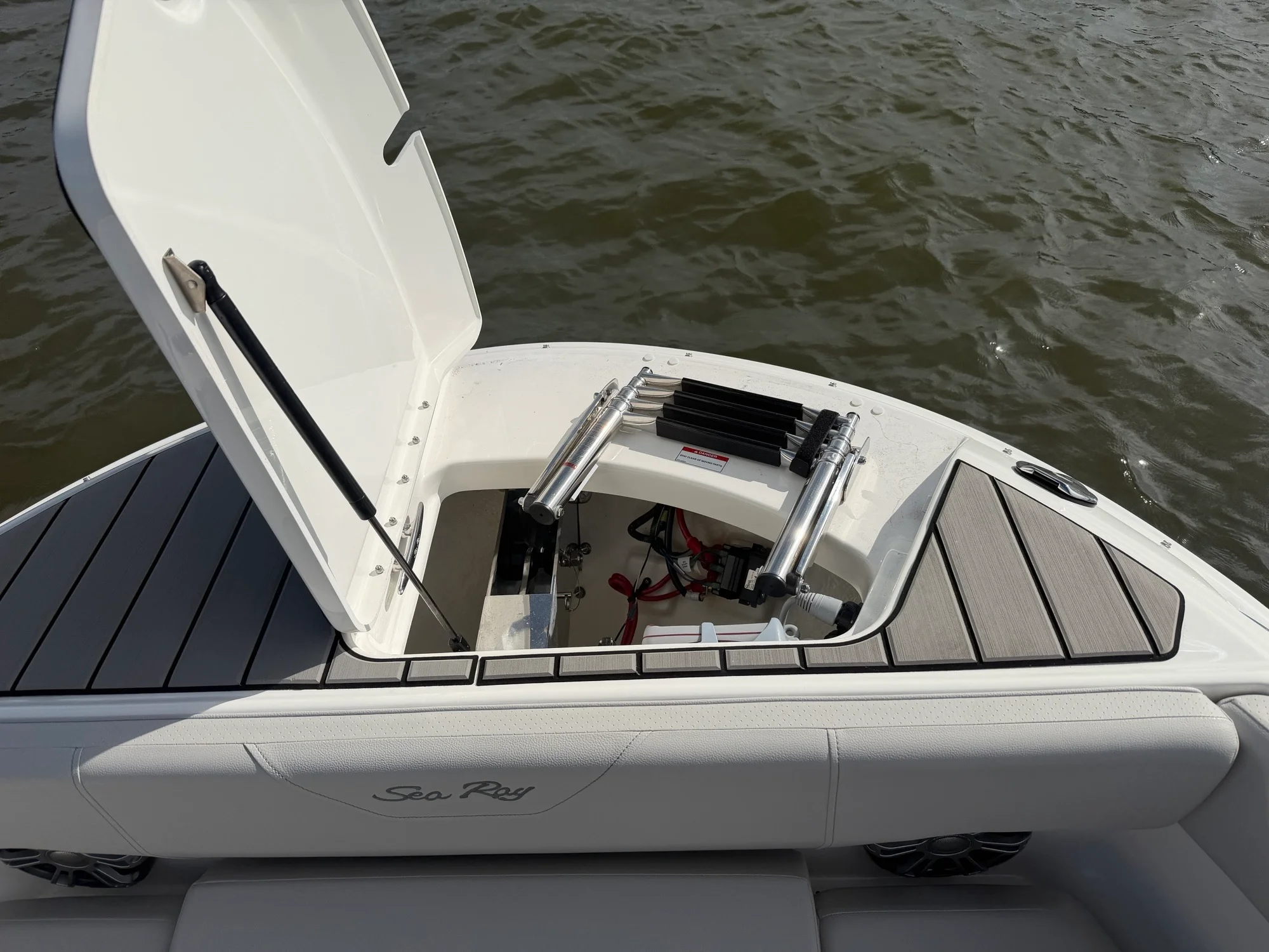 2025 Sea Ray SDX 270 Surf Image Thumbnail #9