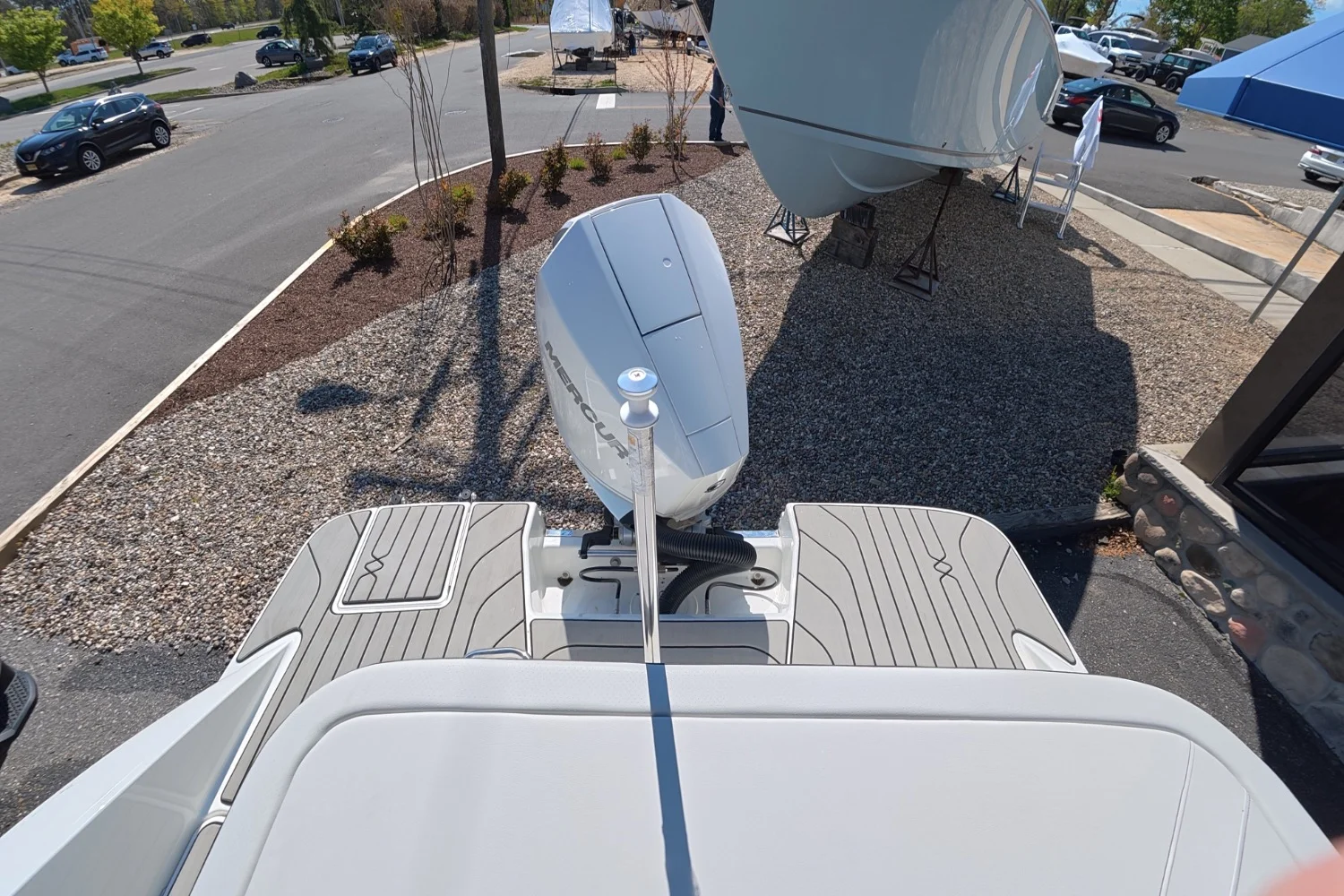 2026 Sea Ray SPX 210 Outboard Image Thumbnail #4