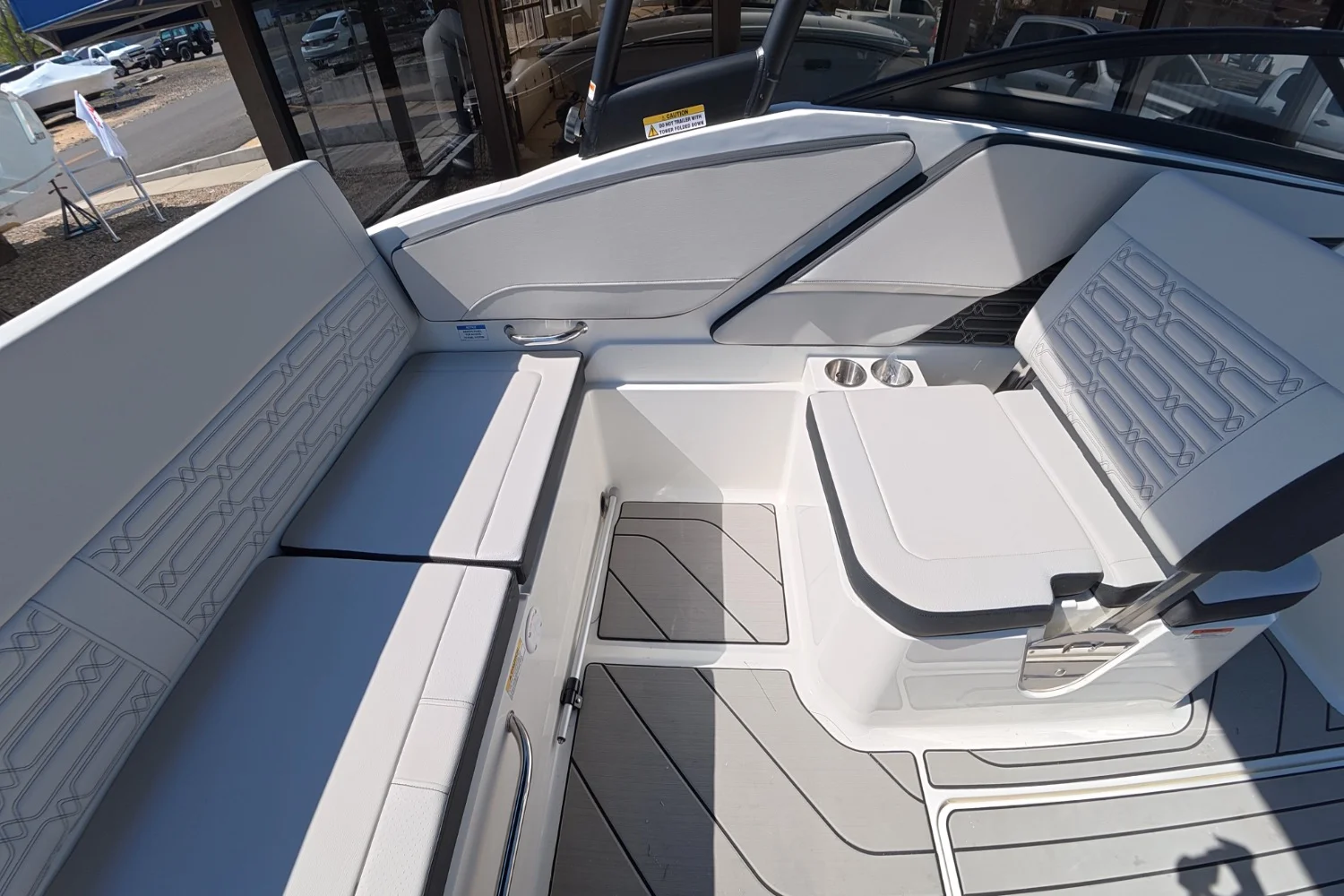 2026 Sea Ray SPX 210 Outboard Image Thumbnail #13