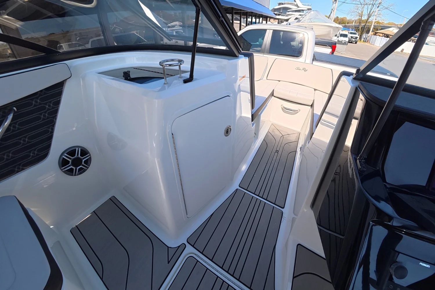 2026 Sea Ray SPX 210 Outboard Image Thumbnail #24