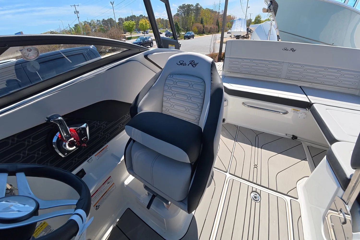 2026 Sea Ray SPX 210 Outboard Image Thumbnail #20