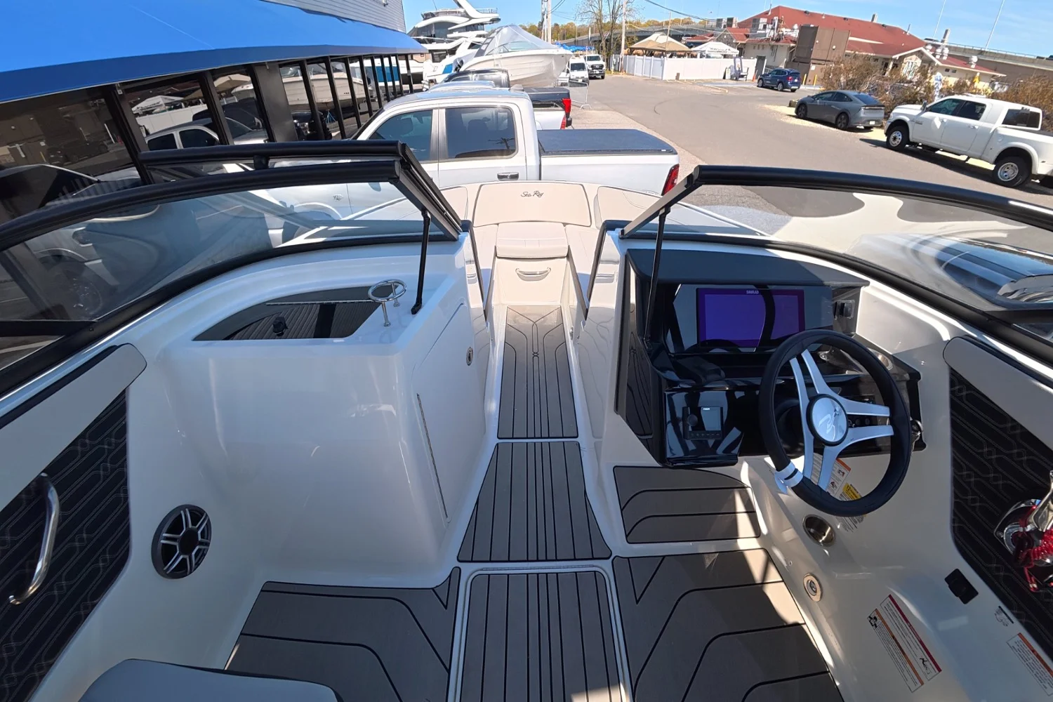 2026 Sea Ray SPX 210 Outboard Image Thumbnail #18