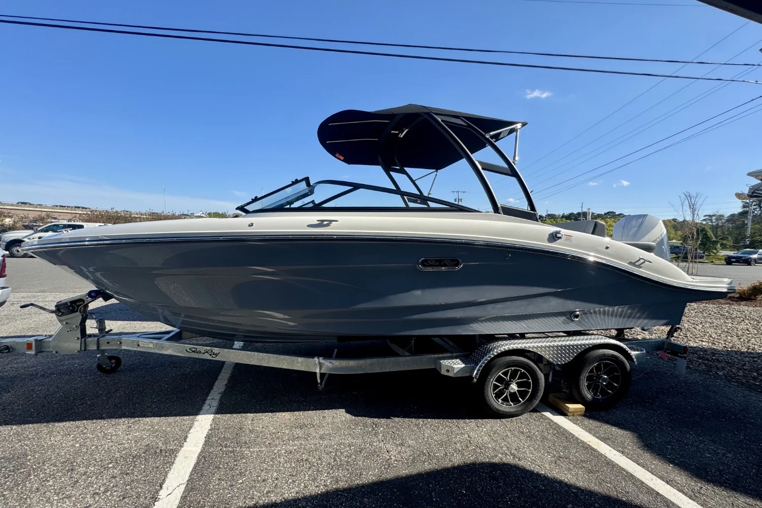 2026 Sea Ray SPX 210 Outboard Image Thumbnail #2
