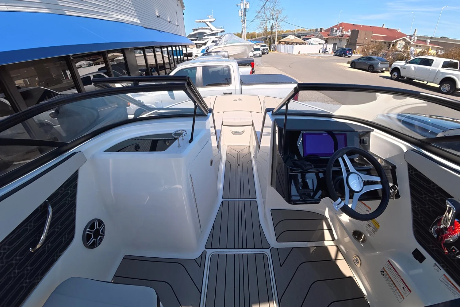 2026 Sea Ray SPX 210 Outboard Image Thumbnail #17