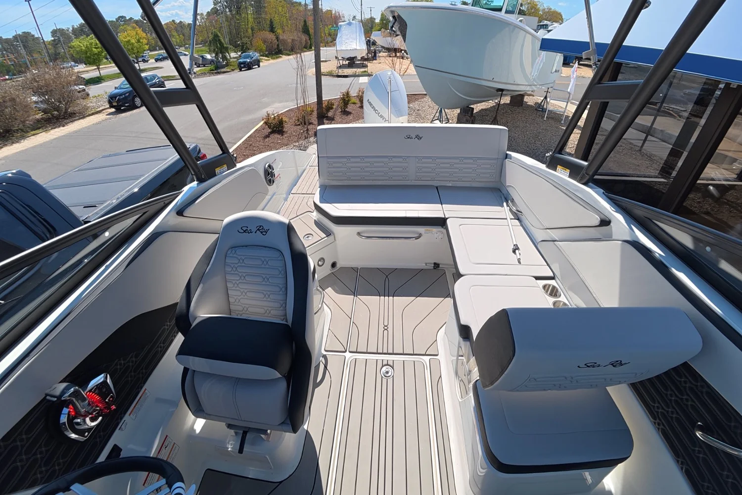 2026 Sea Ray SPX 210 Outboard Image Thumbnail #8