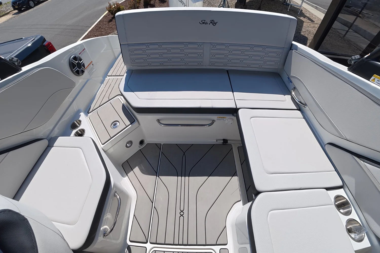 2026 Sea Ray SPX 210 Outboard Image Thumbnail #9