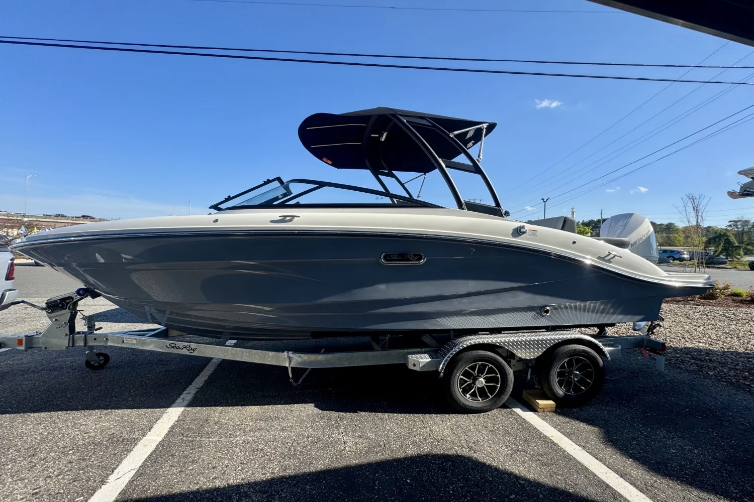 2026 Sea Ray SPX 210 Outboard Image Thumbnail #3