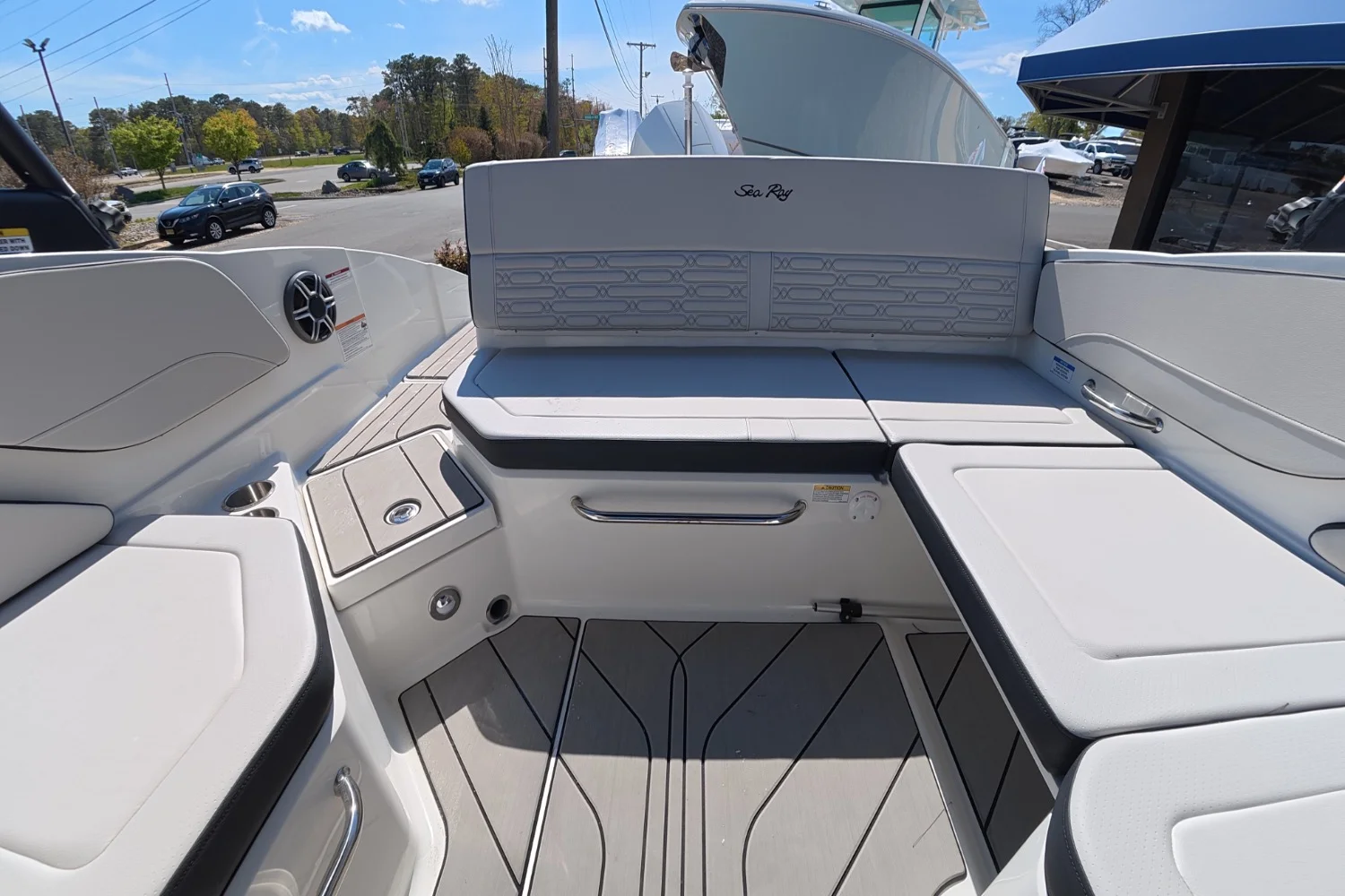 2026 Sea Ray SPX 210 Outboard Image Thumbnail #10