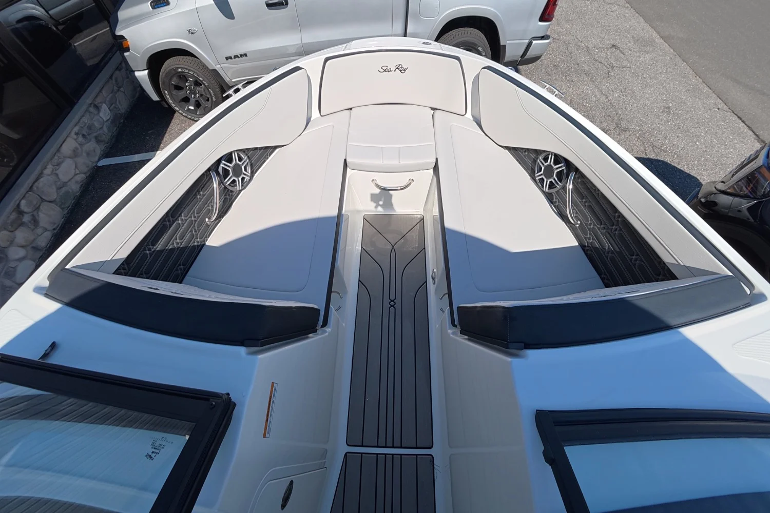 2026 Sea Ray SPX 210 Outboard Image Thumbnail #25