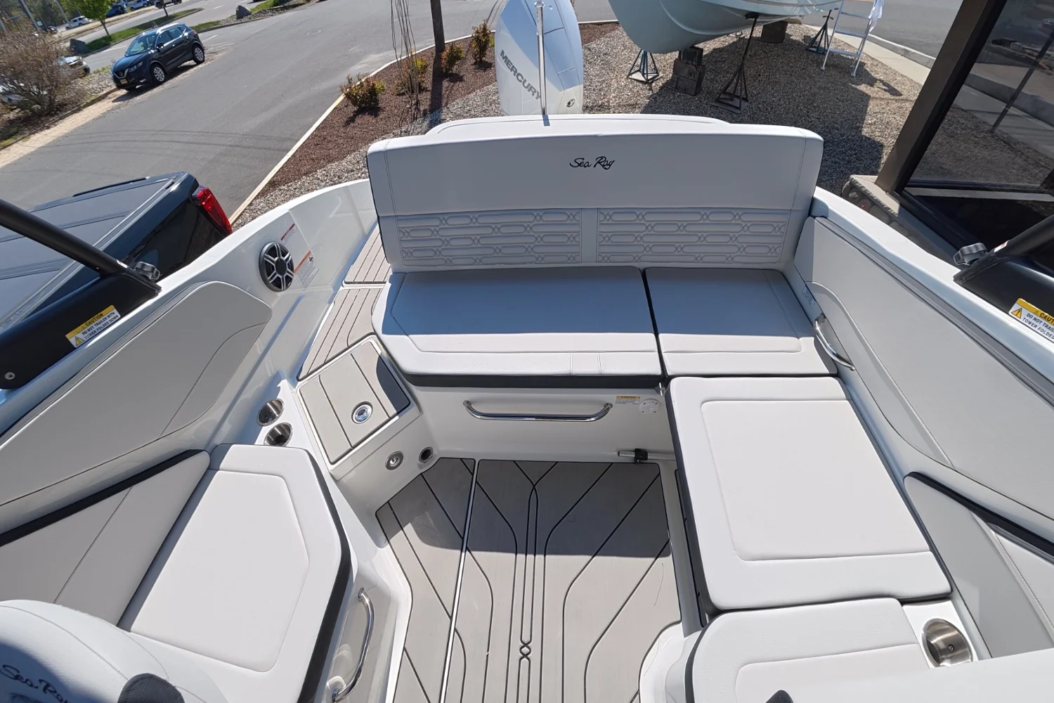 2026 Sea Ray SPX 210 Outboard Image Thumbnail #11