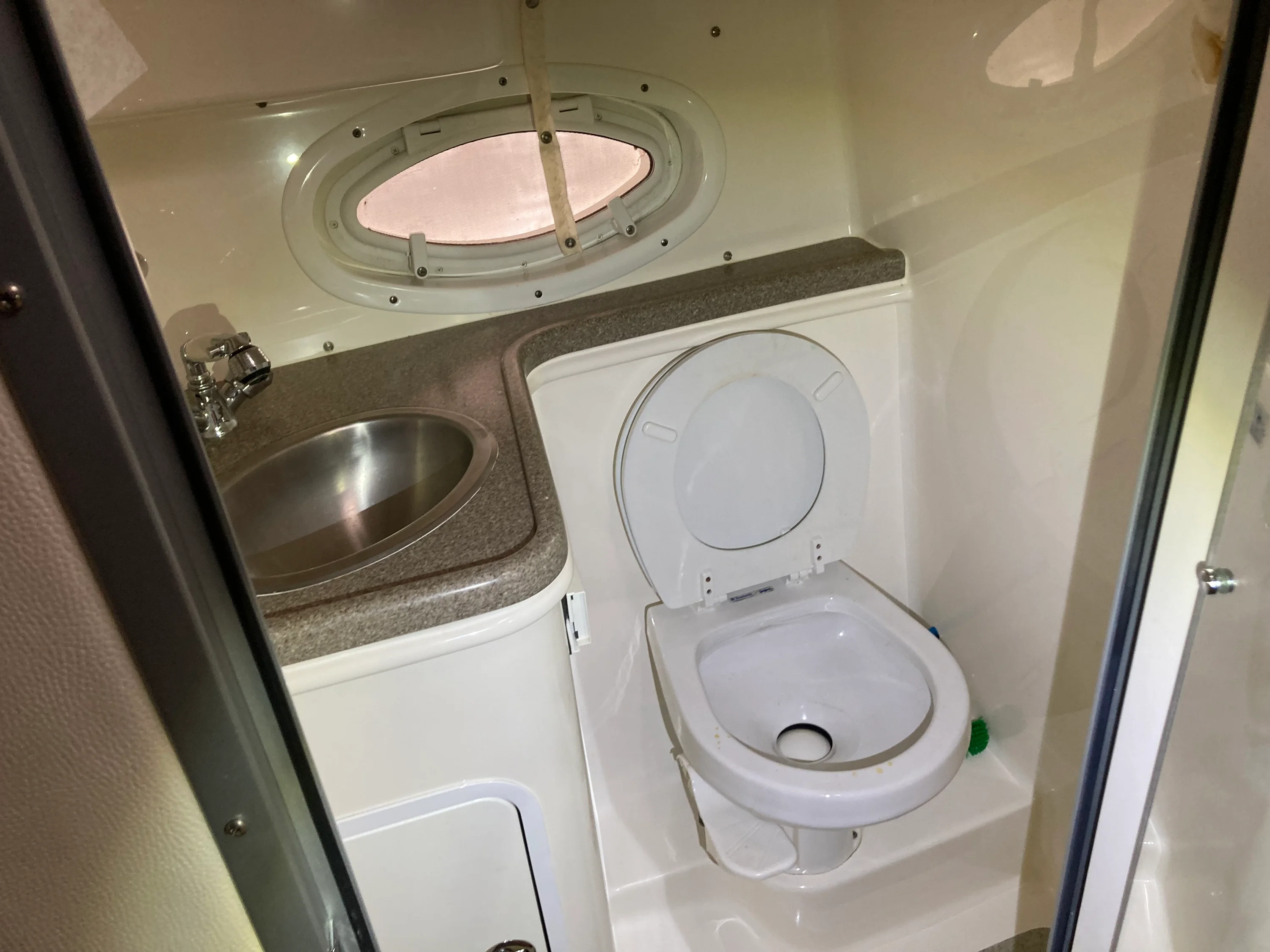 2007 Rinker 280 EXPRESS CRUISER Image Thumbnail #33