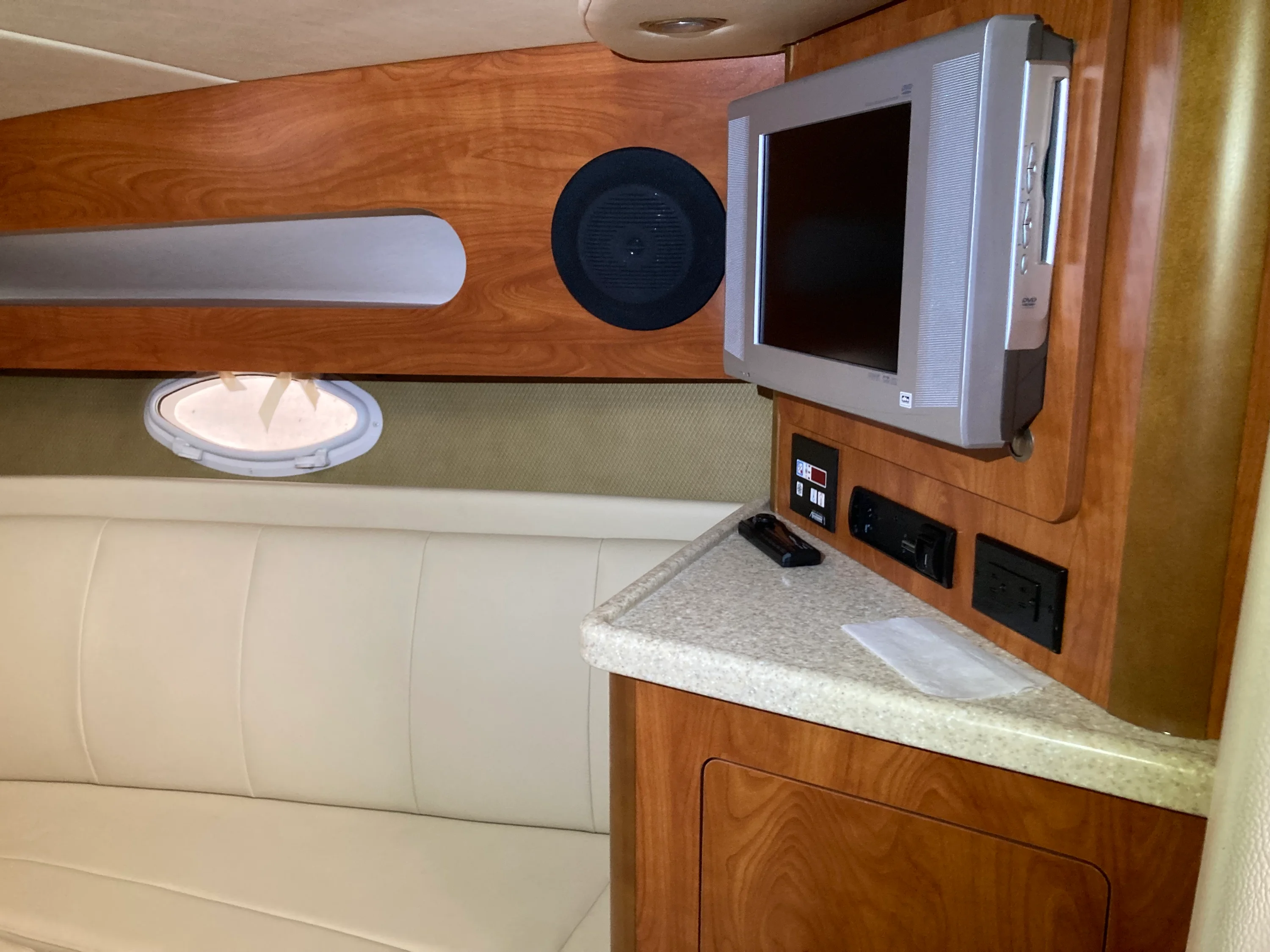 2007 Rinker 280 EXPRESS CRUISER Image Thumbnail #32