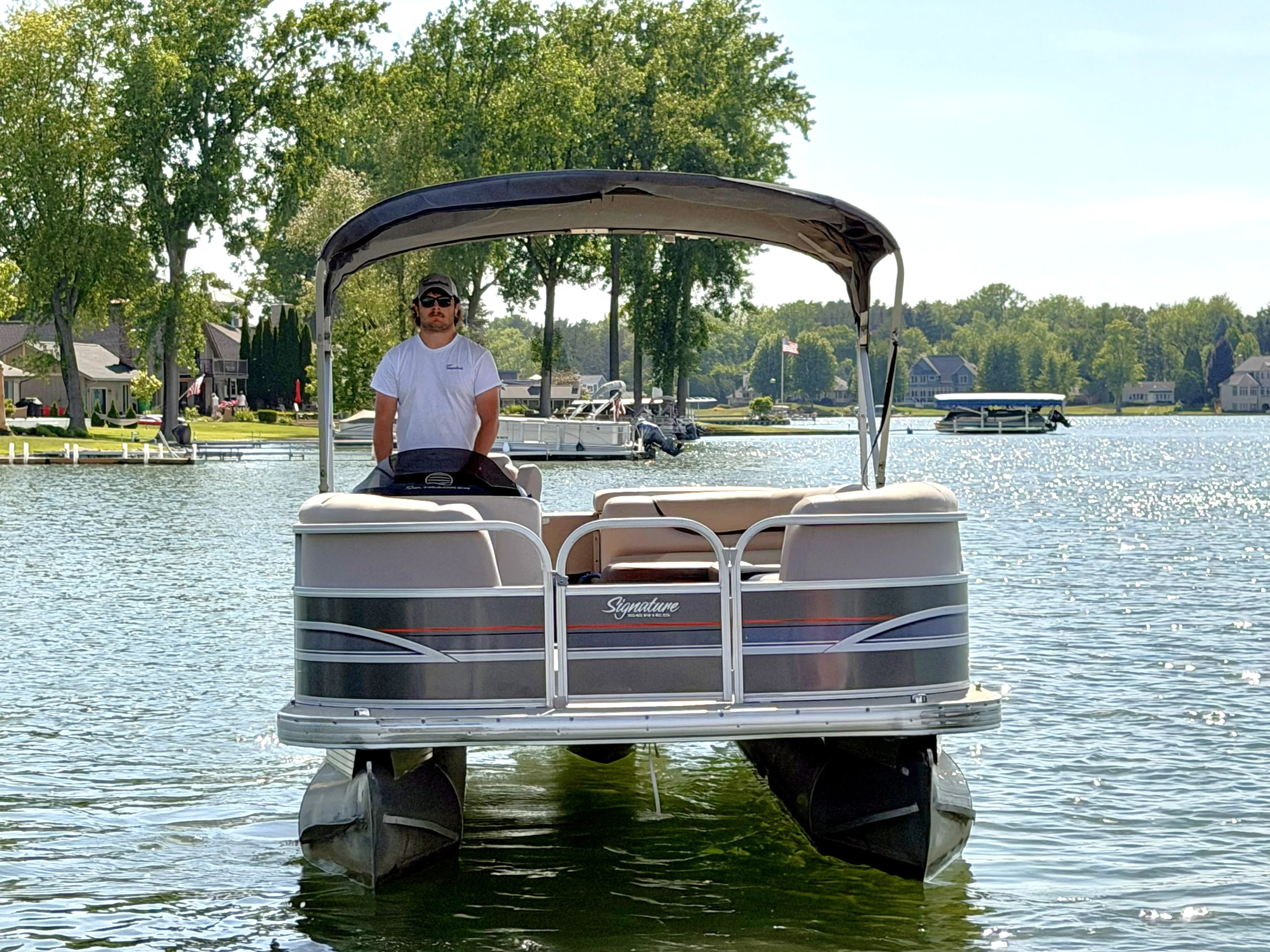 2015 Tracker PARTY BARGE 20 Image Thumbnail #3