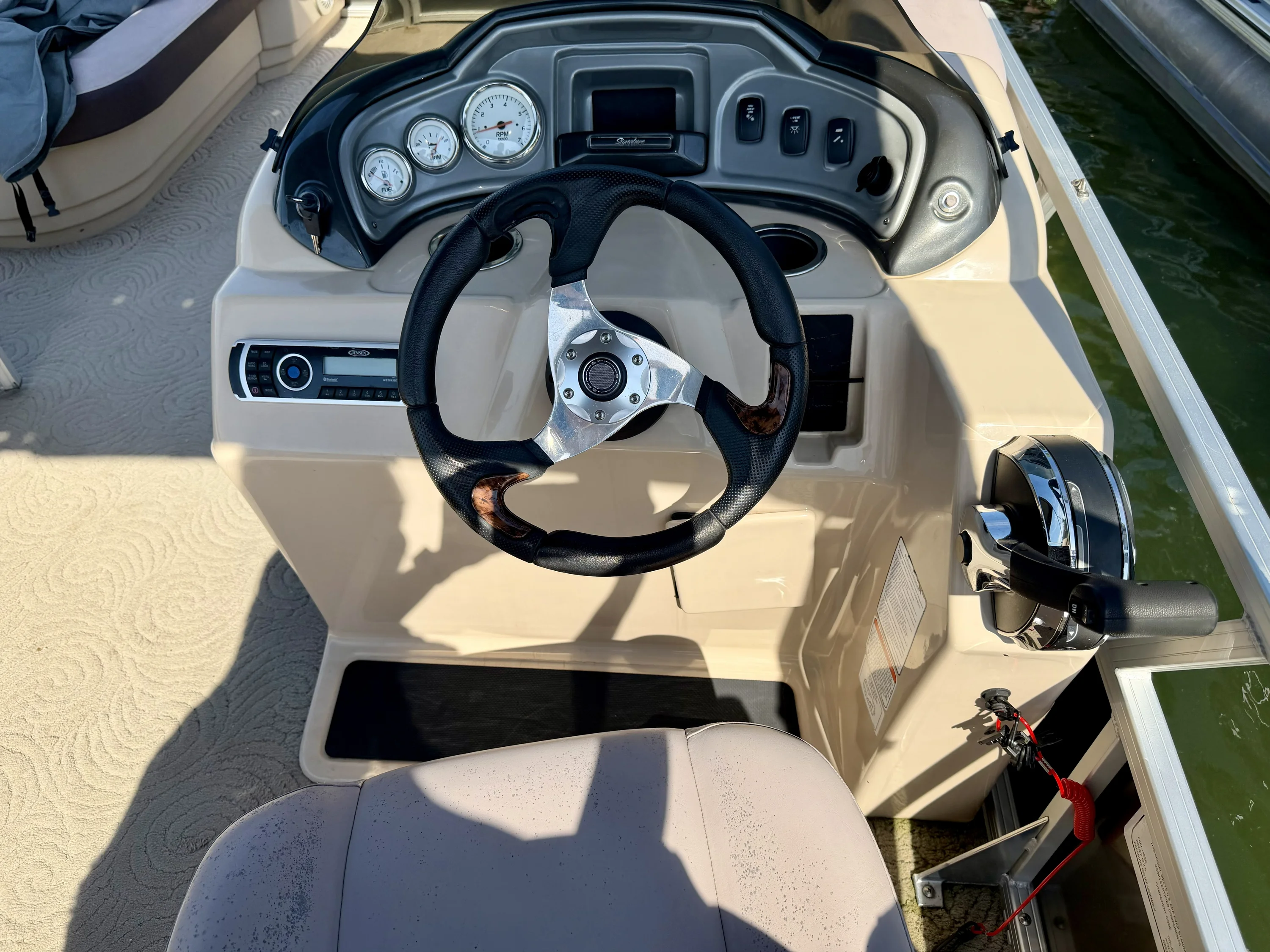 2015 Tracker PARTY BARGE 20 Image Thumbnail #7