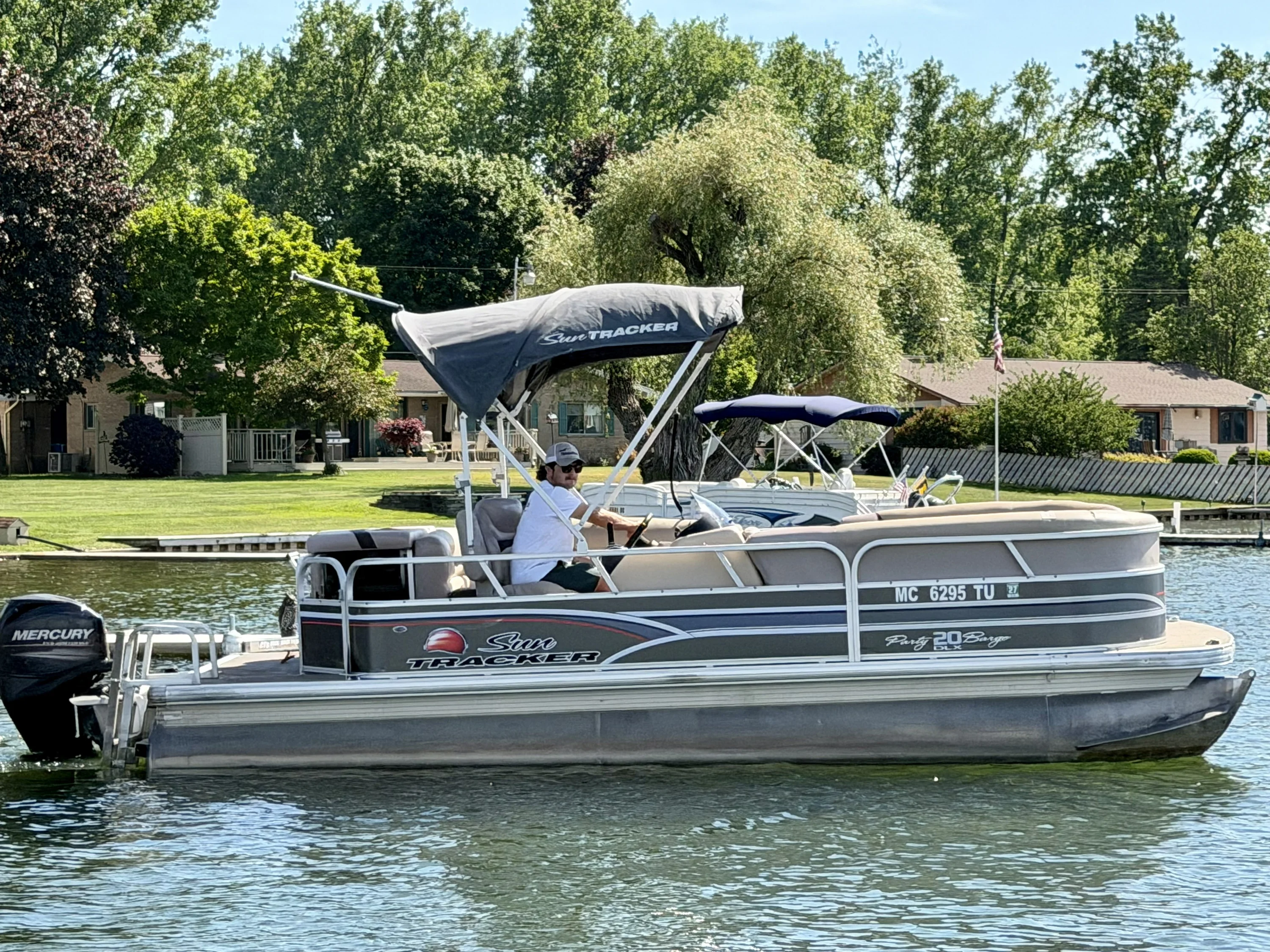 2015 Tracker PARTY BARGE 20 Image Thumbnail #2