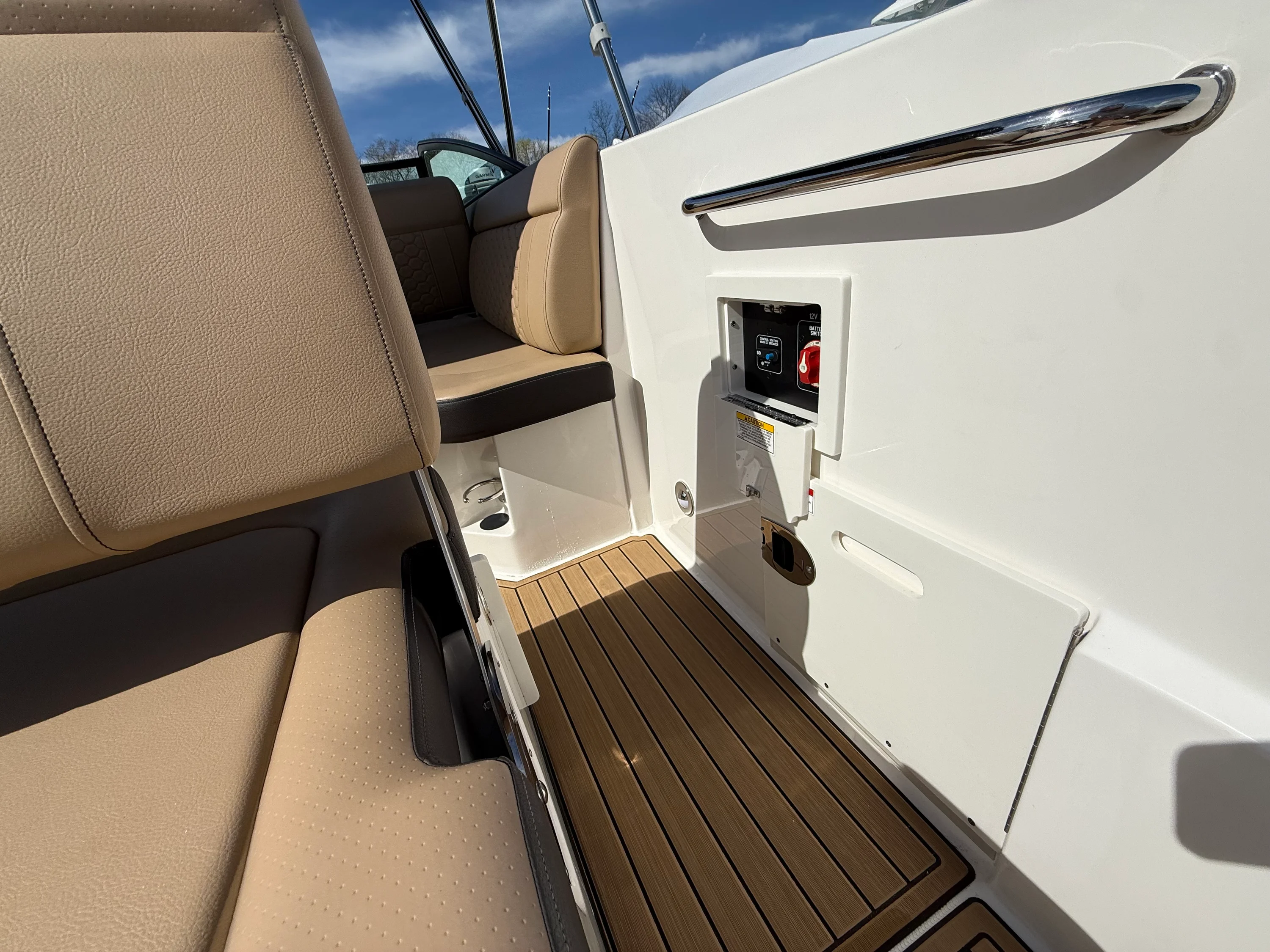 2024 Sea Ray 250 SDX OB Image Thumbnail #8