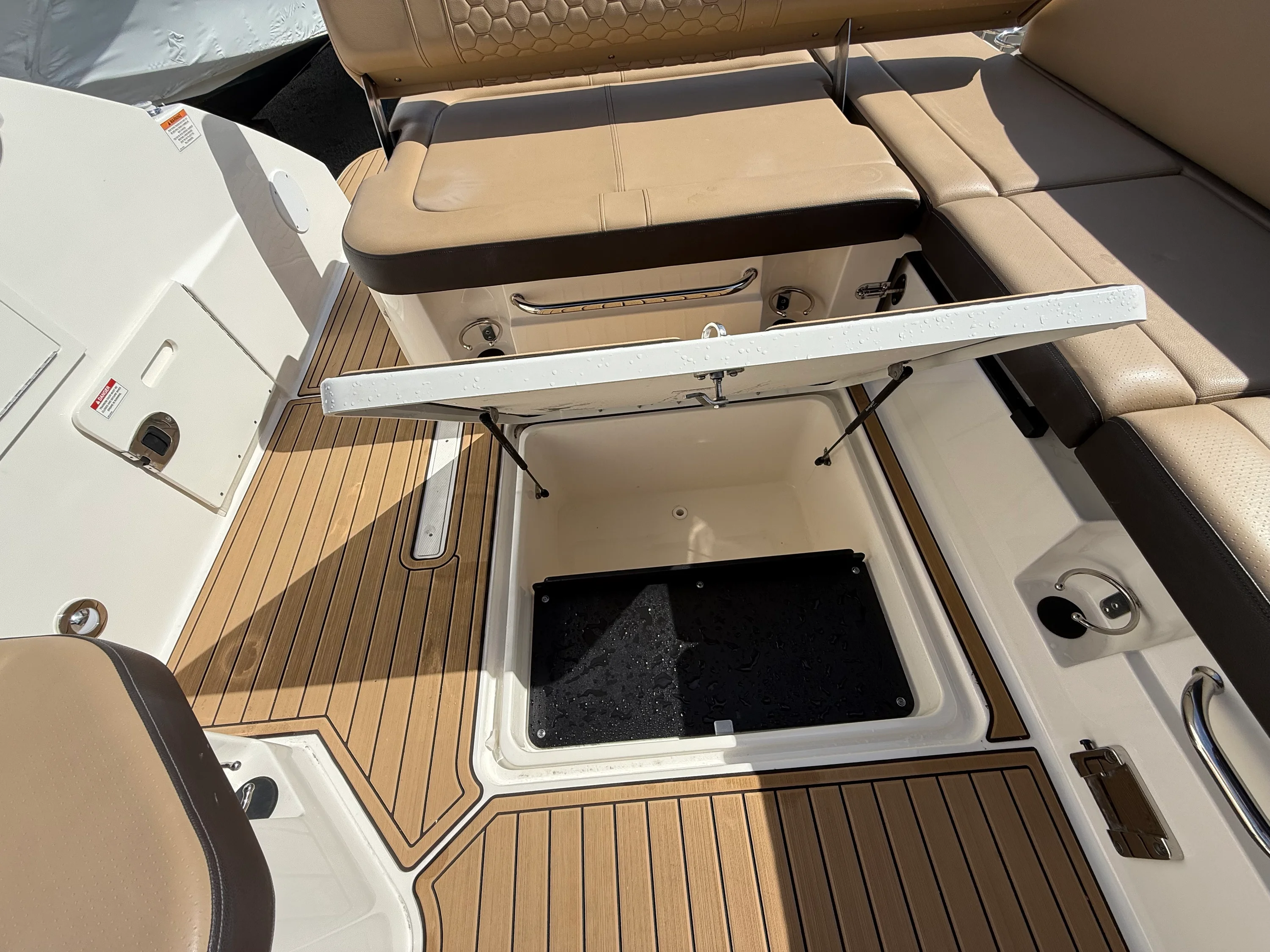 2024 Sea Ray 250 SDX OB Image Thumbnail #11