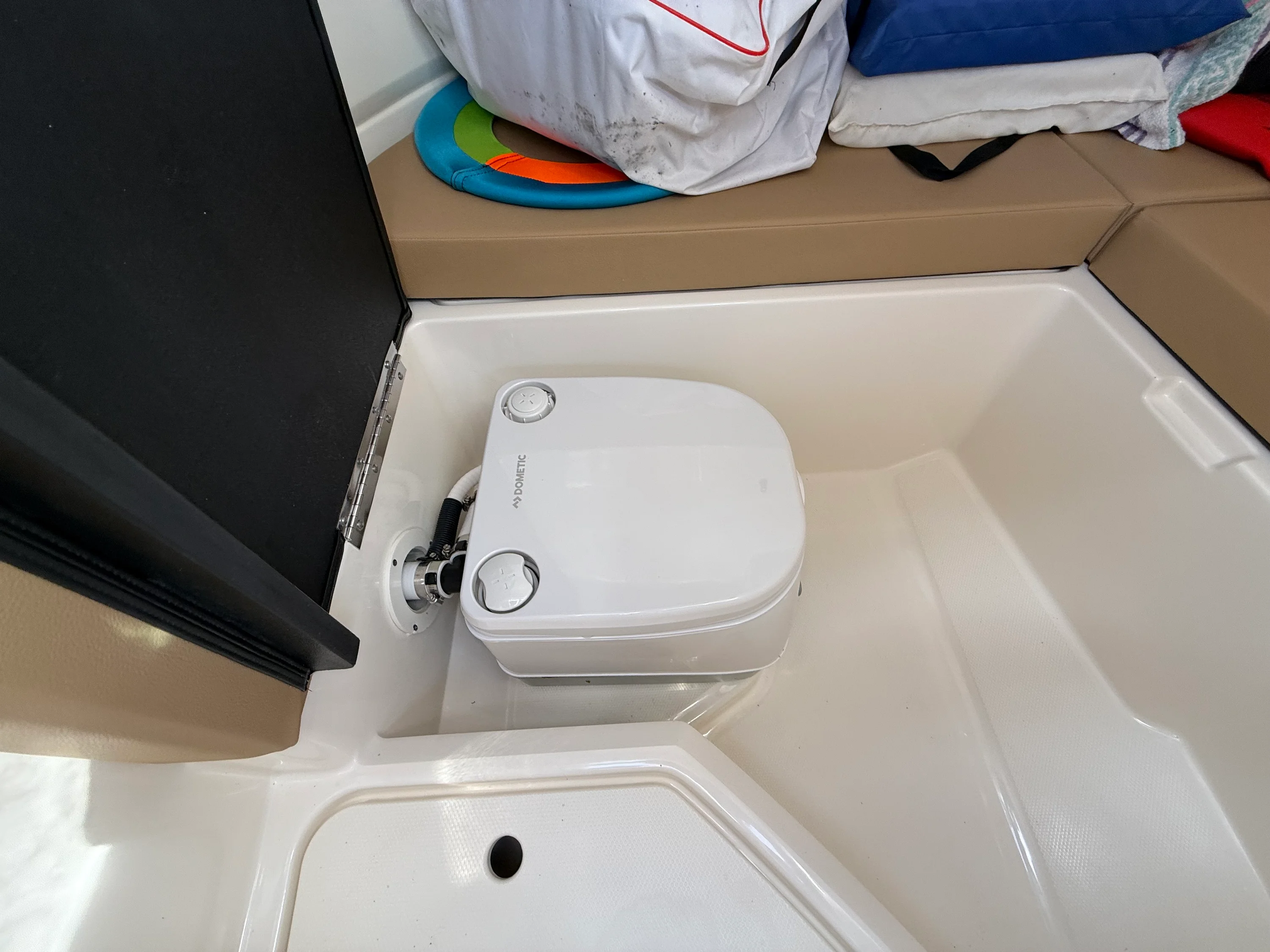 2024 Sea Ray 250 SDX OB Image Thumbnail #15