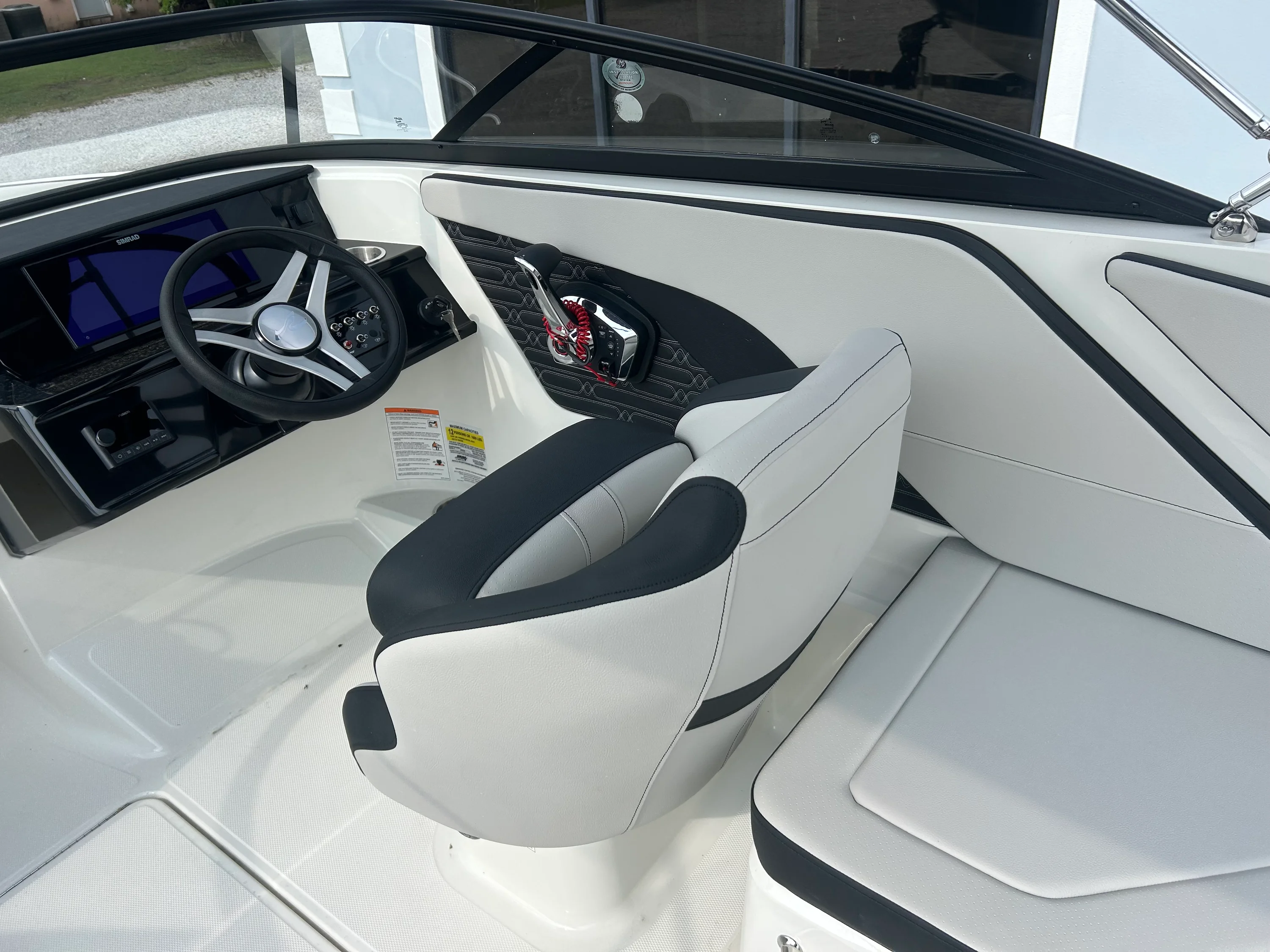 2026 Sea Ray SPX 210 Outboard Image Thumbnail #13