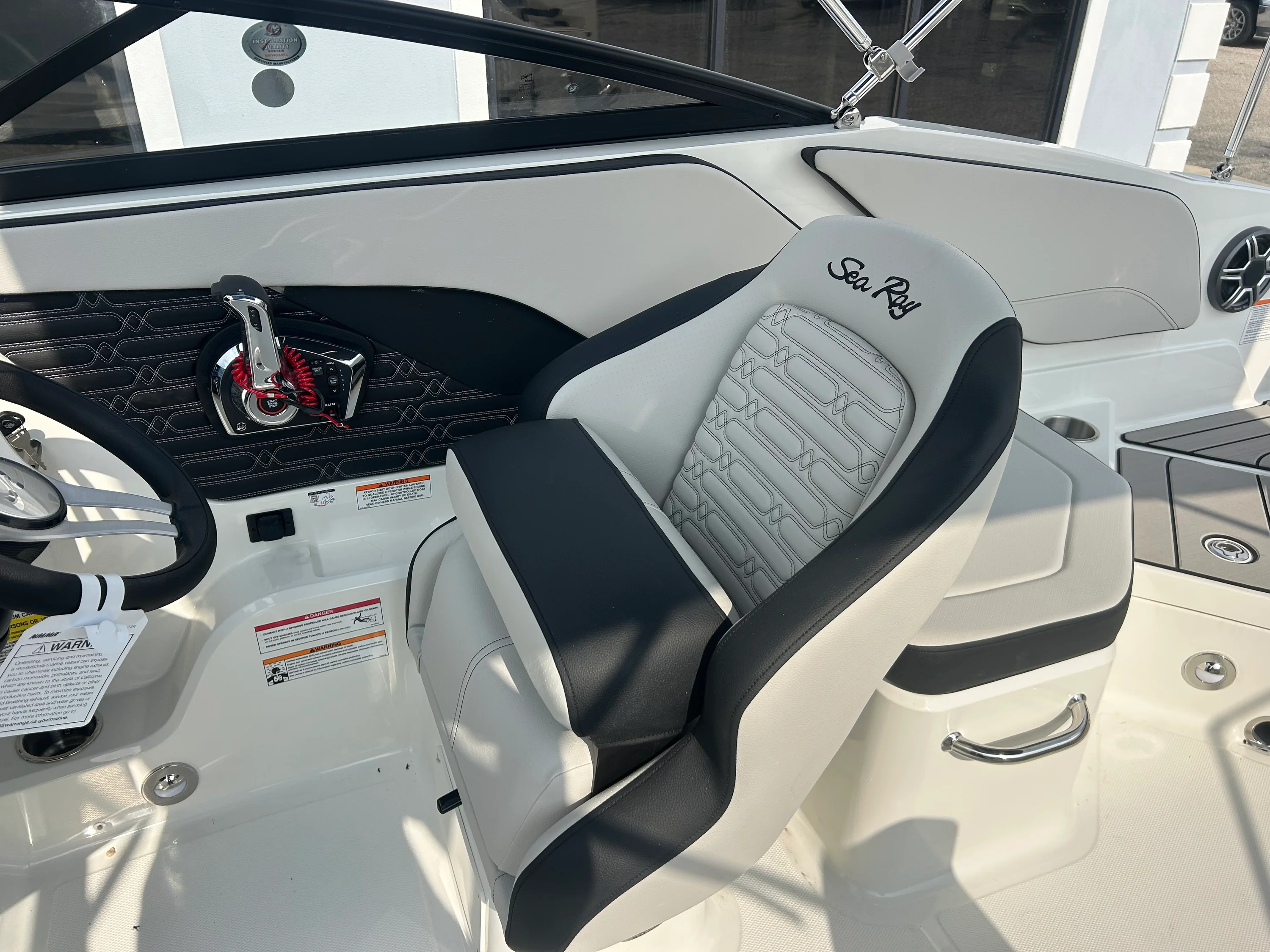 2026 Sea Ray SPX 210 Outboard Image Thumbnail #11