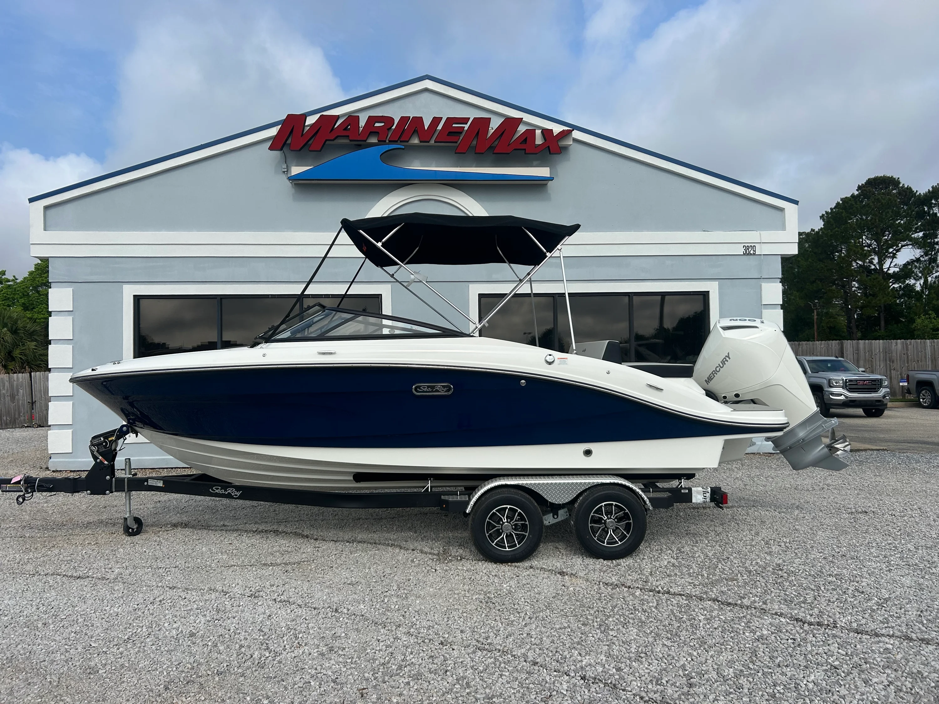 2026 Sea Ray SPX 210 Outboard Image Thumbnail #0