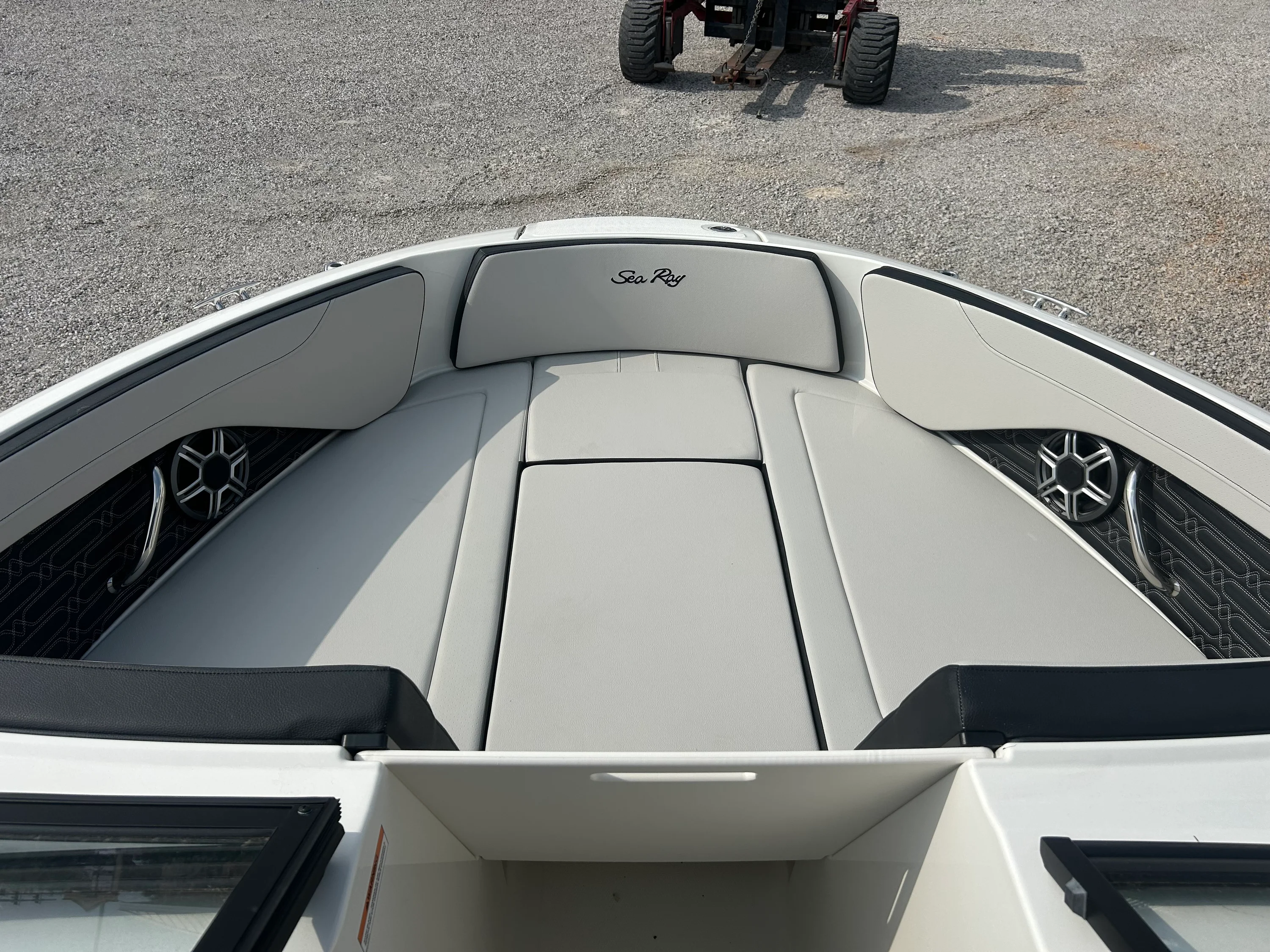 2026 Sea Ray SPX 210 Outboard Image Thumbnail #16