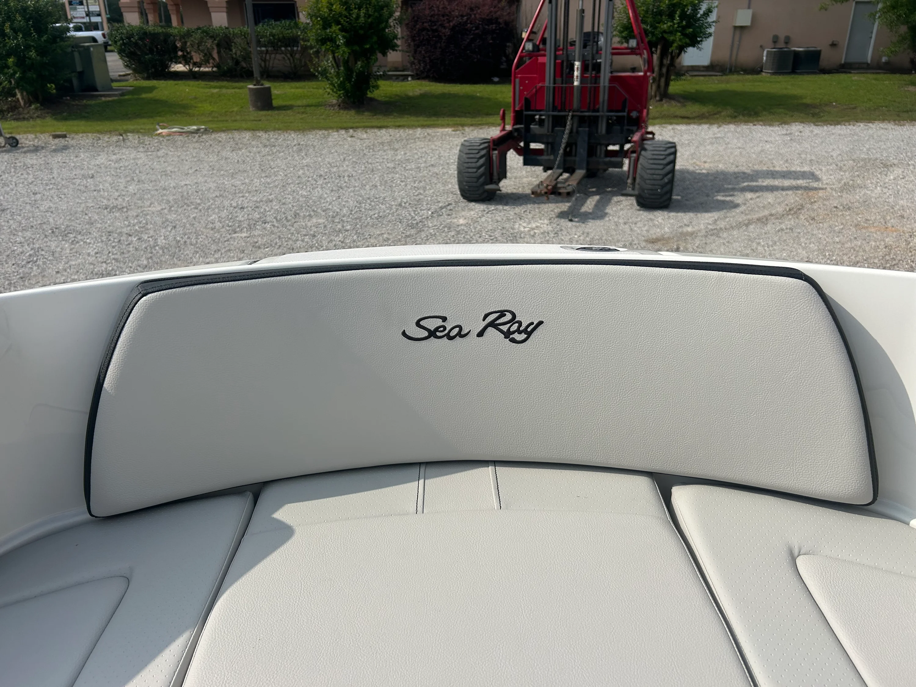 2026 Sea Ray SPX 210 Outboard Image Thumbnail #17