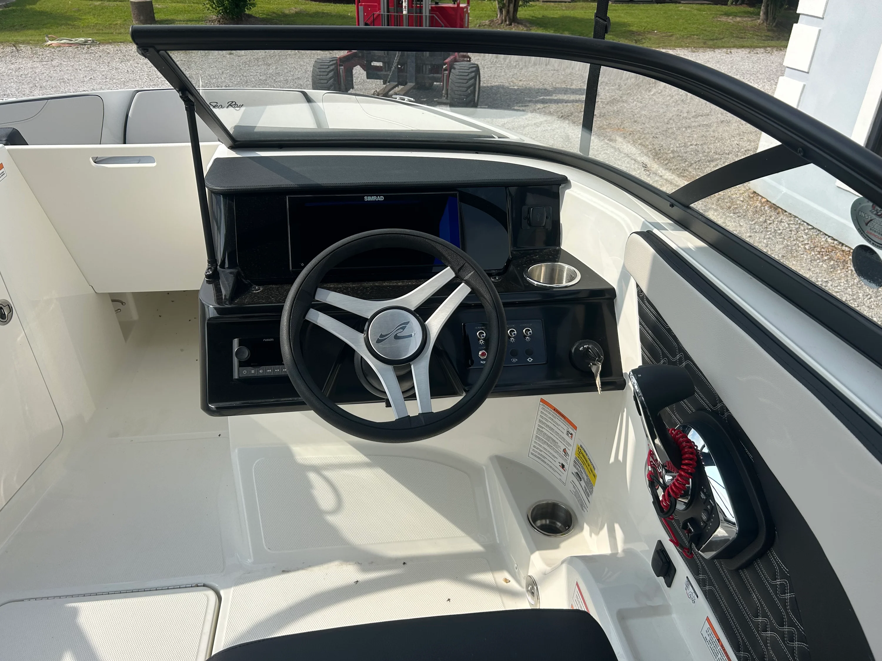 2026 Sea Ray SPX 210 Outboard Image Thumbnail #12