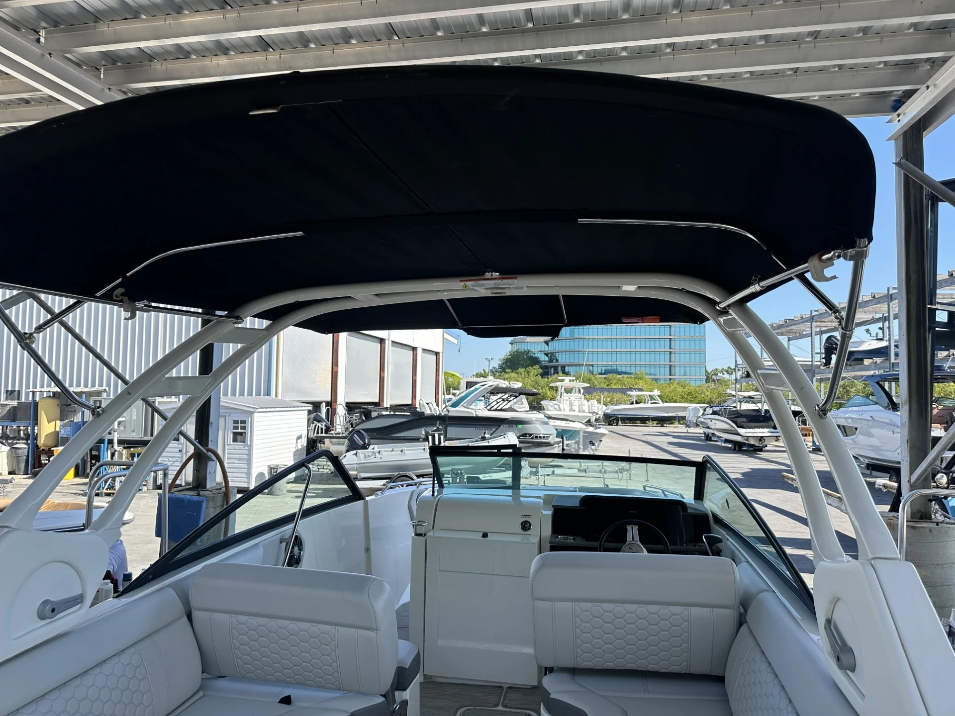 2023 Sea Ray 250 SDX OB Image Thumbnail #13