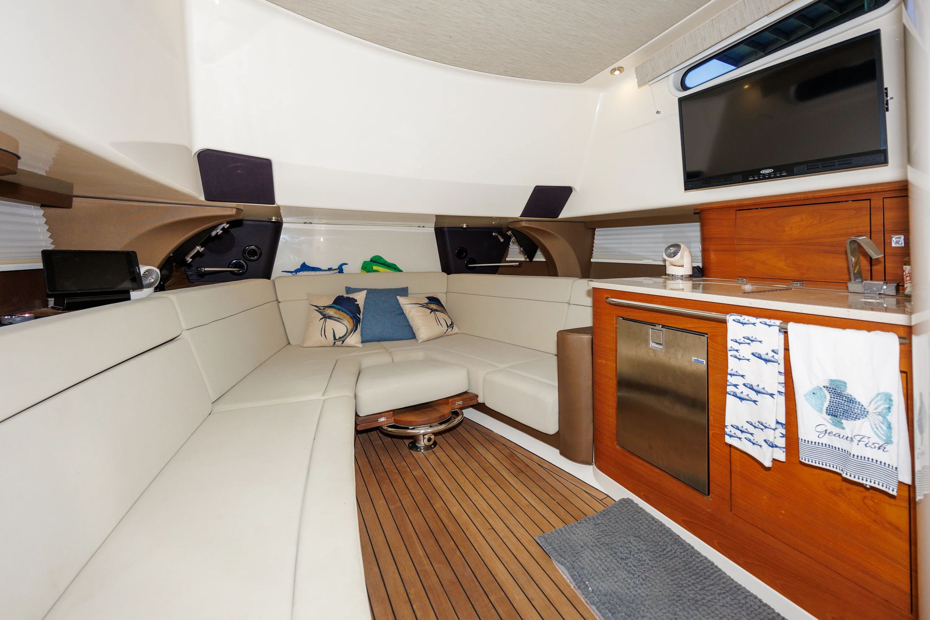 2019 Boston Whaler 420 OUTRAGE Image Thumbnail #20