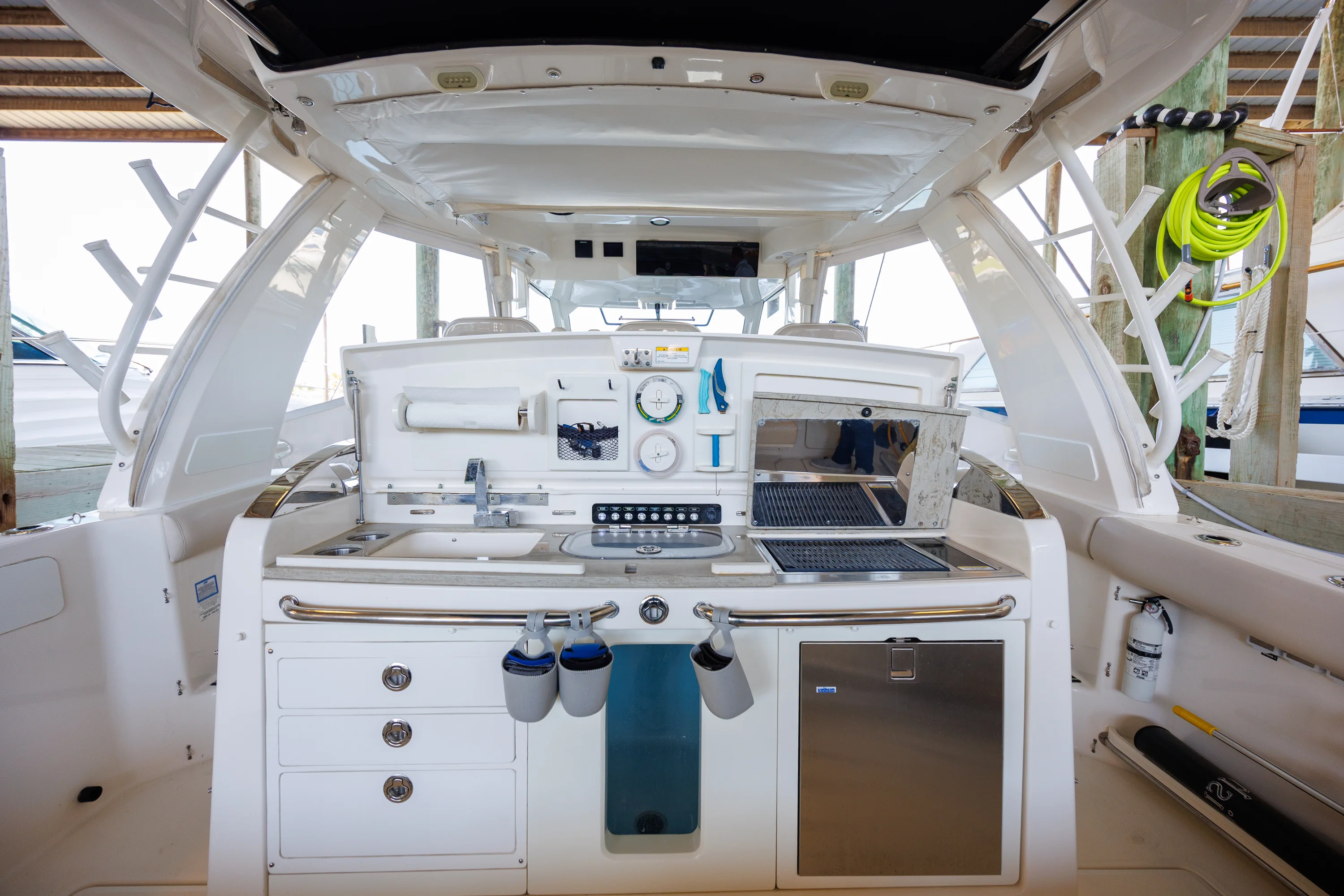 2019 Boston Whaler 420 OUTRAGE Image Thumbnail #17