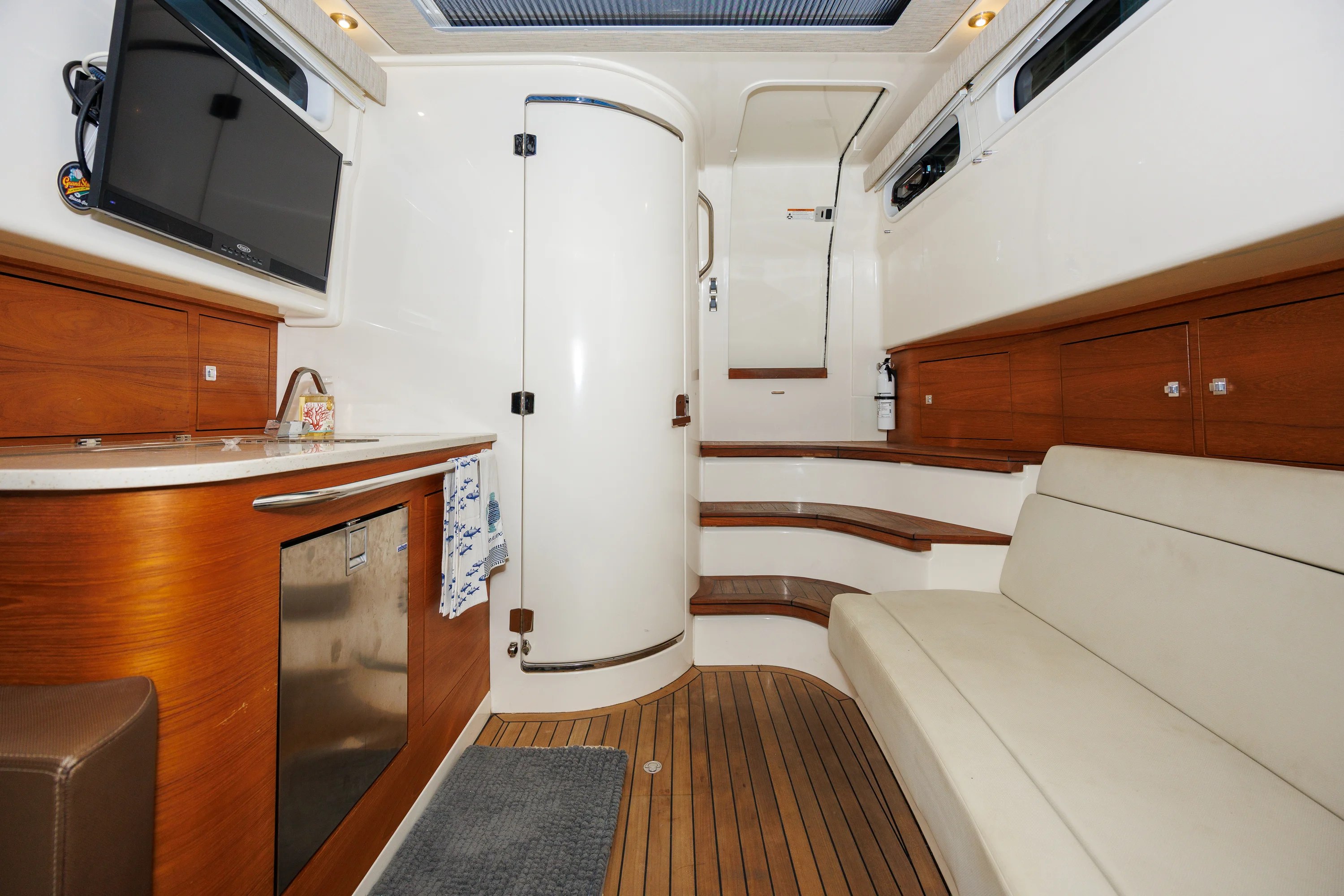 2019 Boston Whaler 420 OUTRAGE Image Thumbnail #23