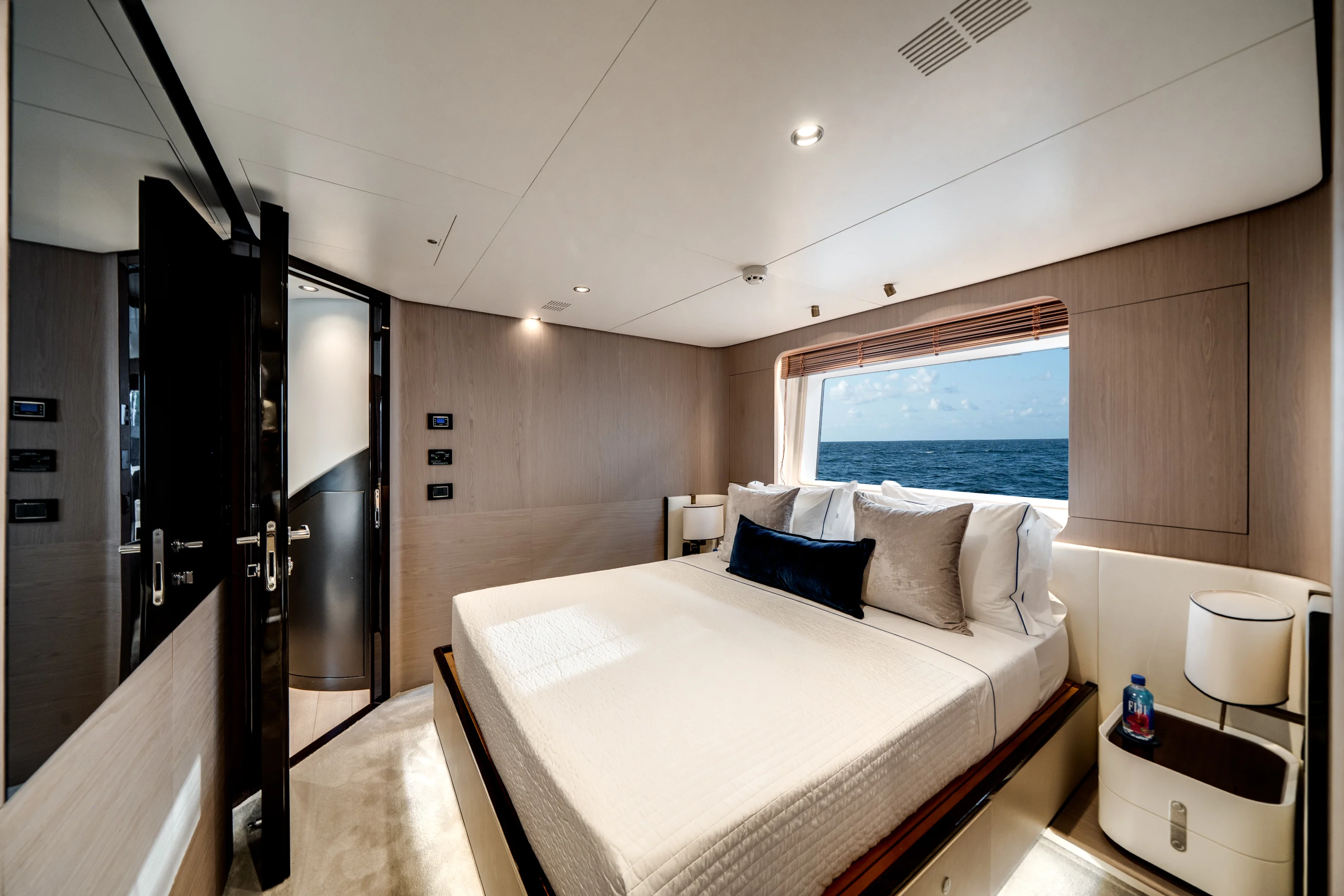 2020 Azimut GRANDE 27M Image Thumbnail #47