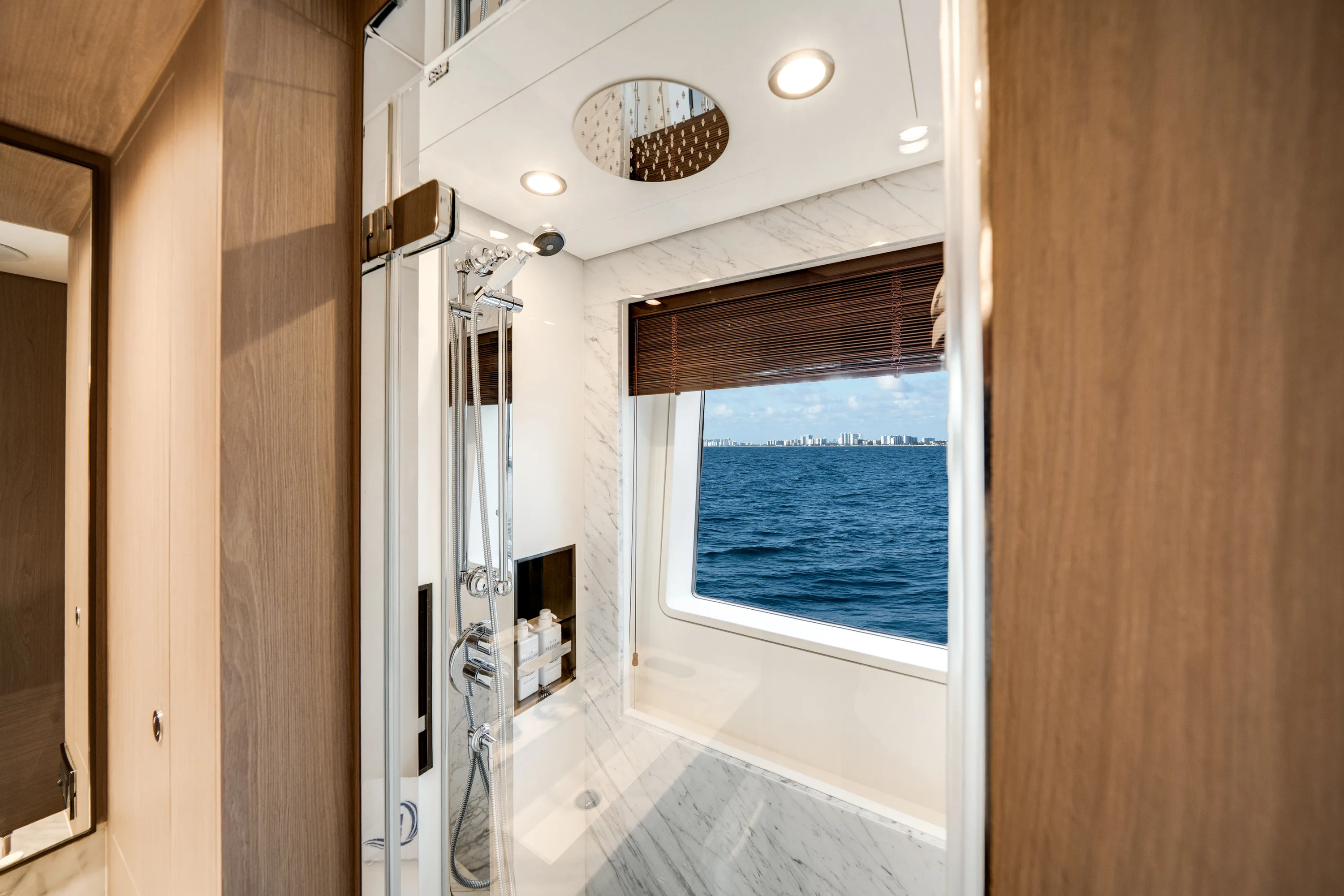 2020 Azimut GRANDE 27M Image Thumbnail #40