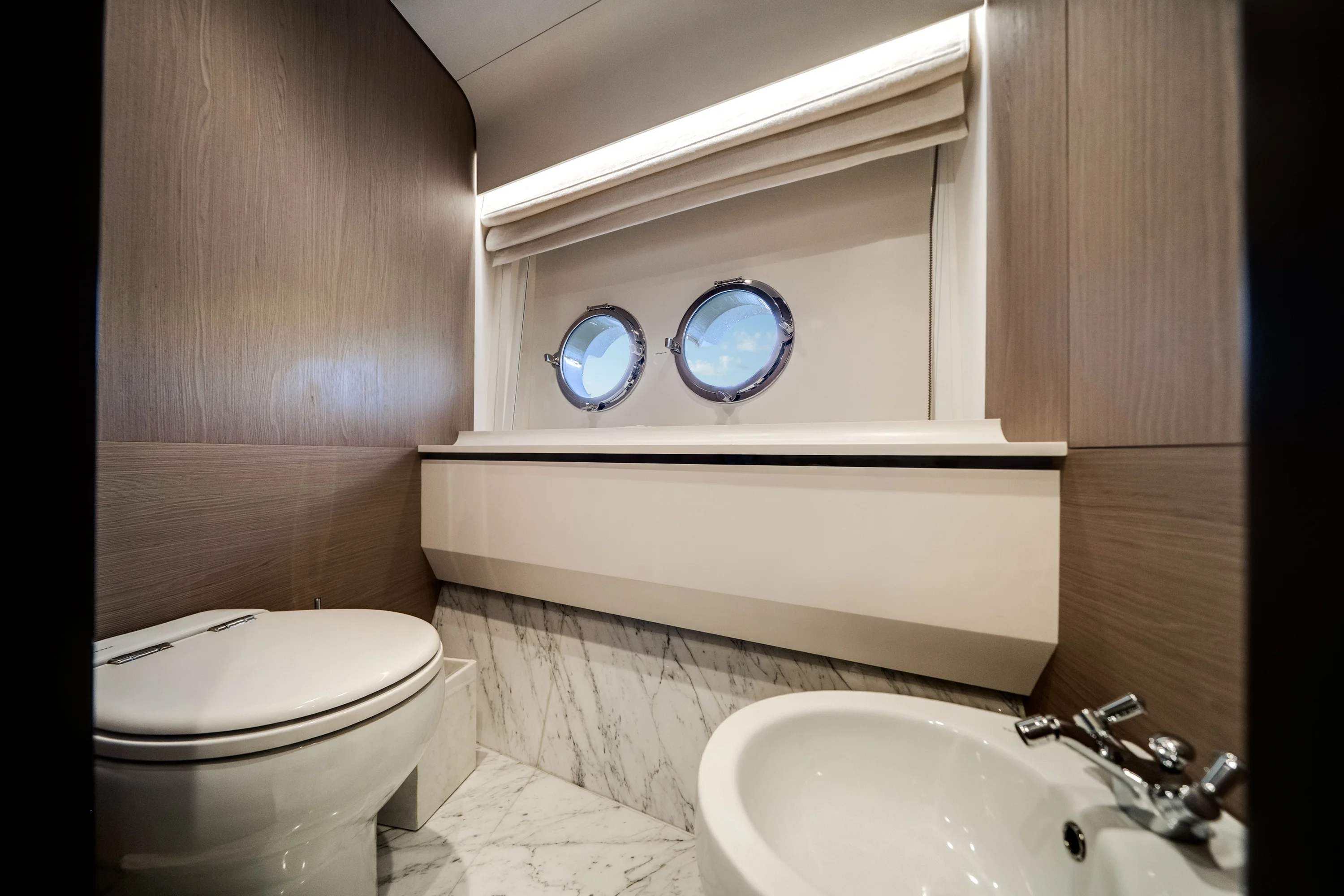 2020 Azimut GRANDE 27M Image Thumbnail #30