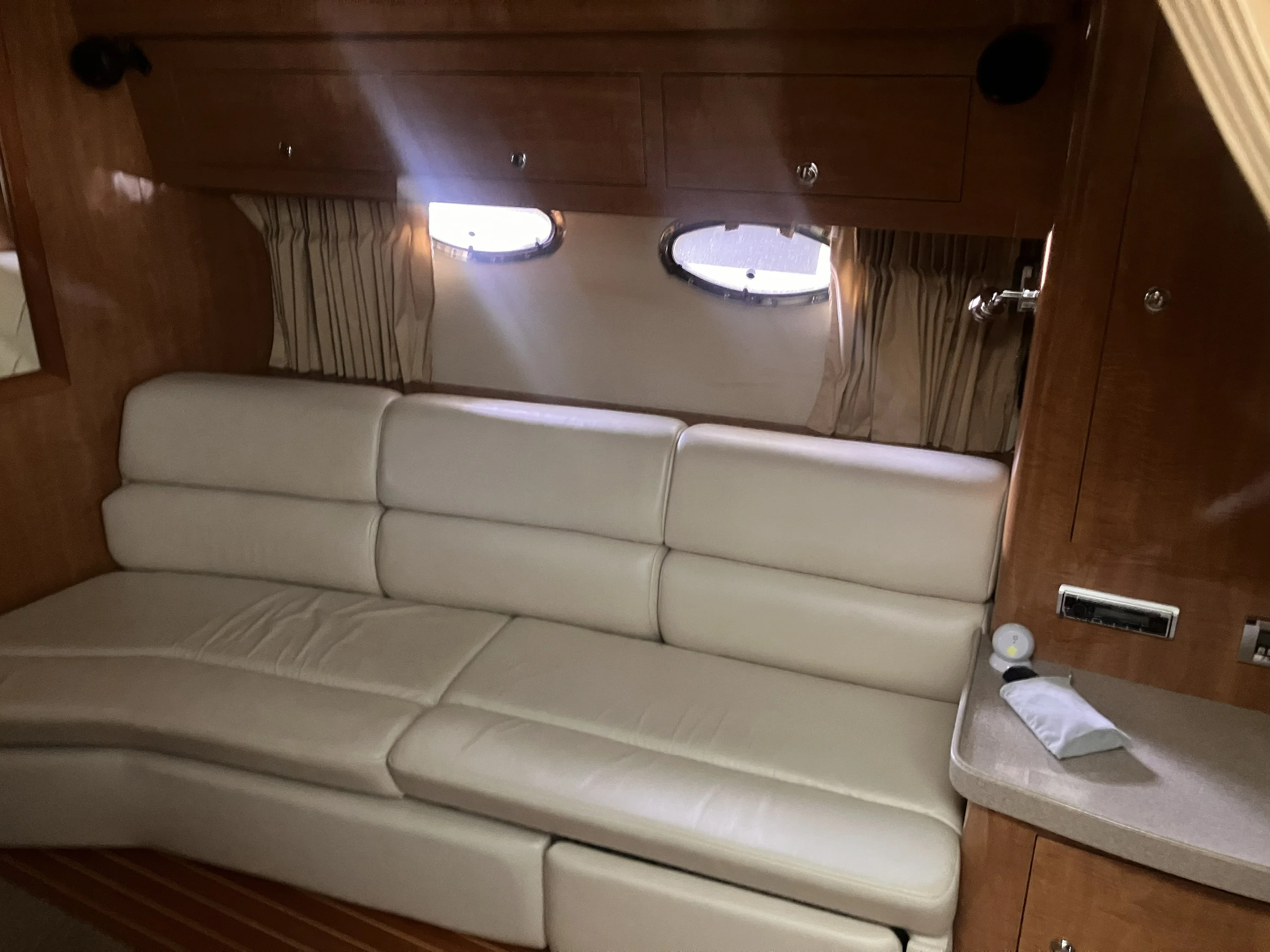 2004 Regal COMMODORE 3560 Image Thumbnail #17