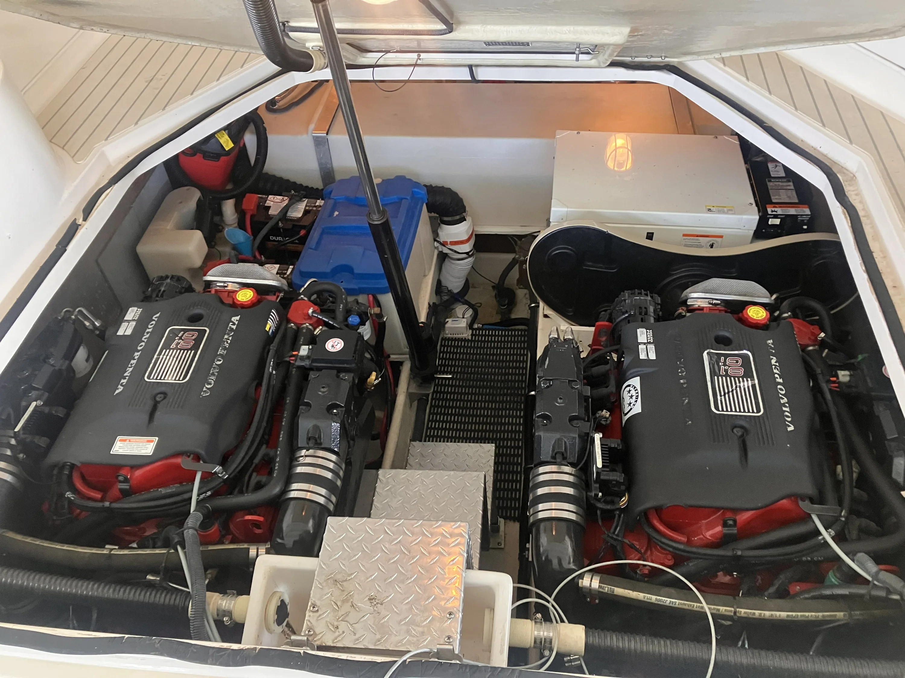 2004 Regal COMMODORE 3560 Image Thumbnail #21