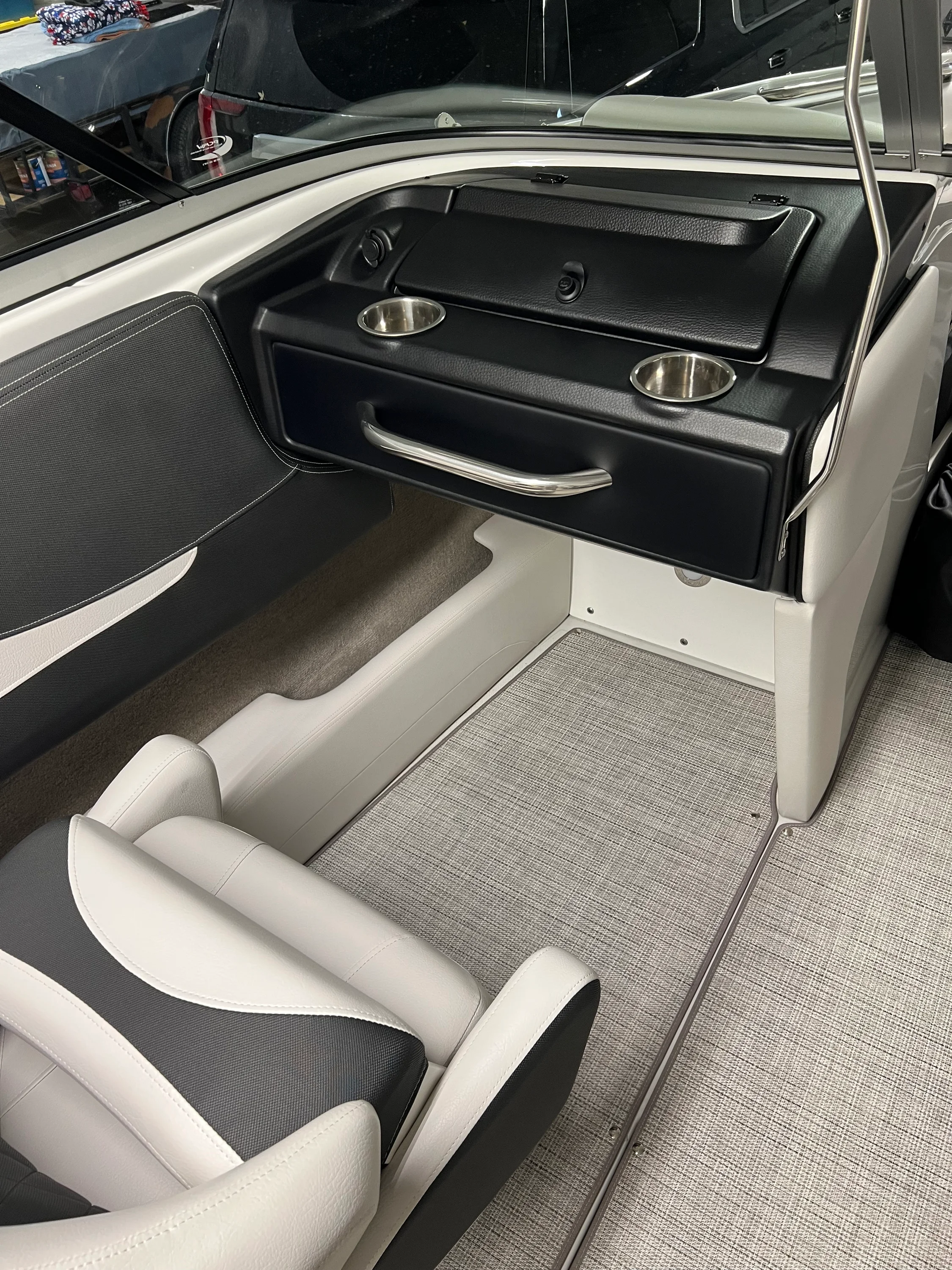 2021 Crownline 240 SS Image Thumbnail #12