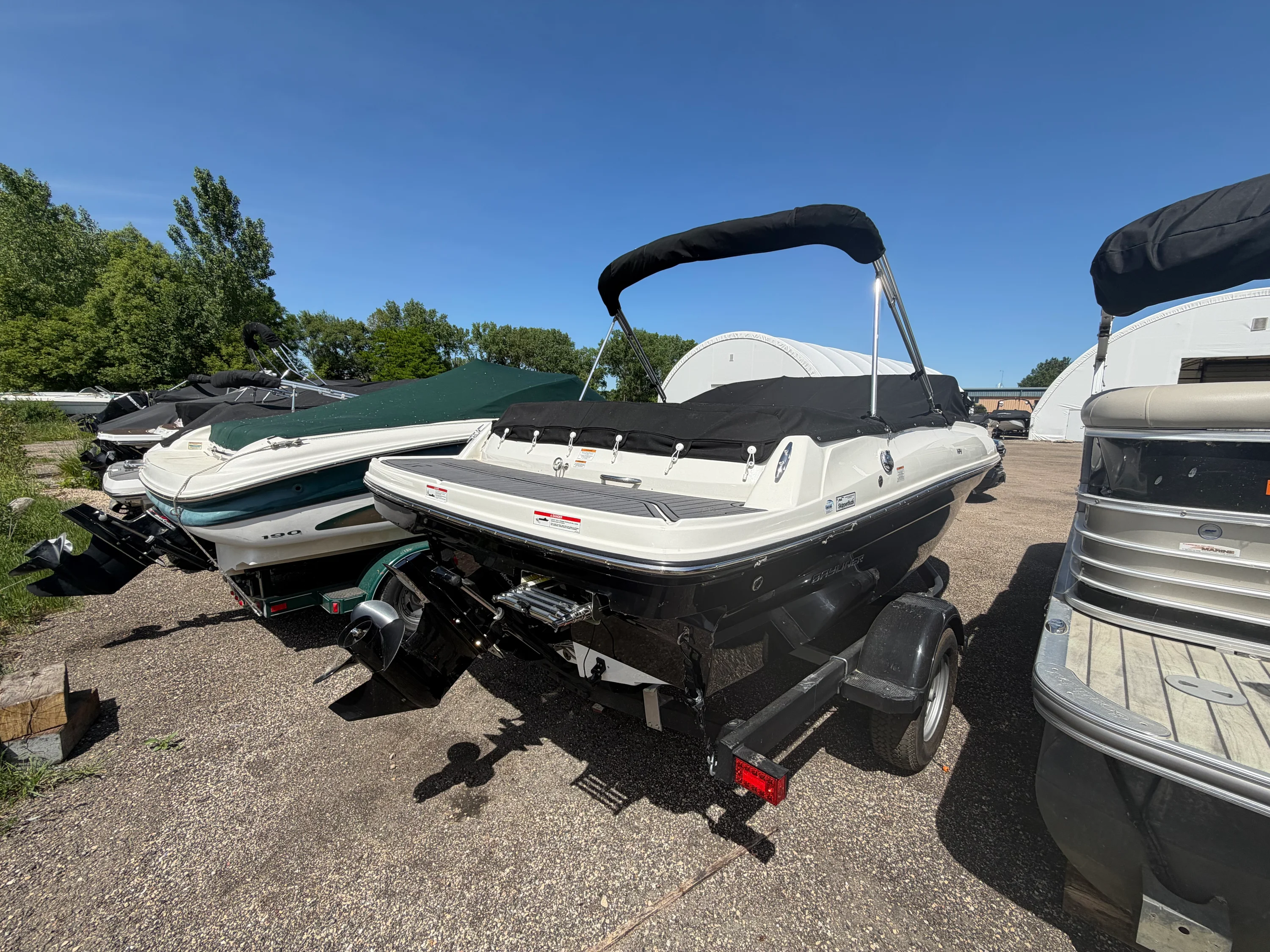 2023 Bayliner VR4 Bowrider Image Thumbnail #2