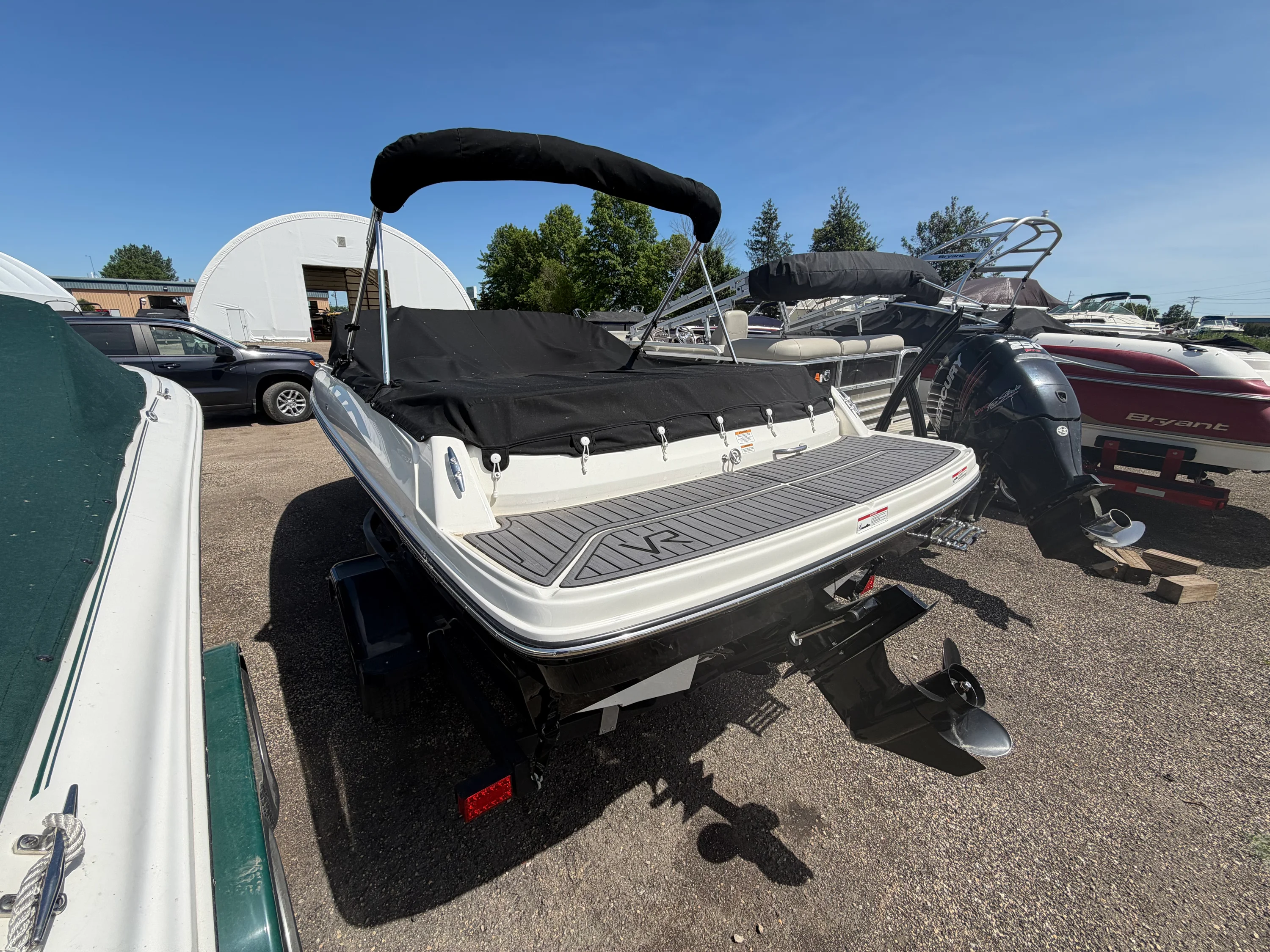 2023 Bayliner VR4 Bowrider Image Thumbnail #3